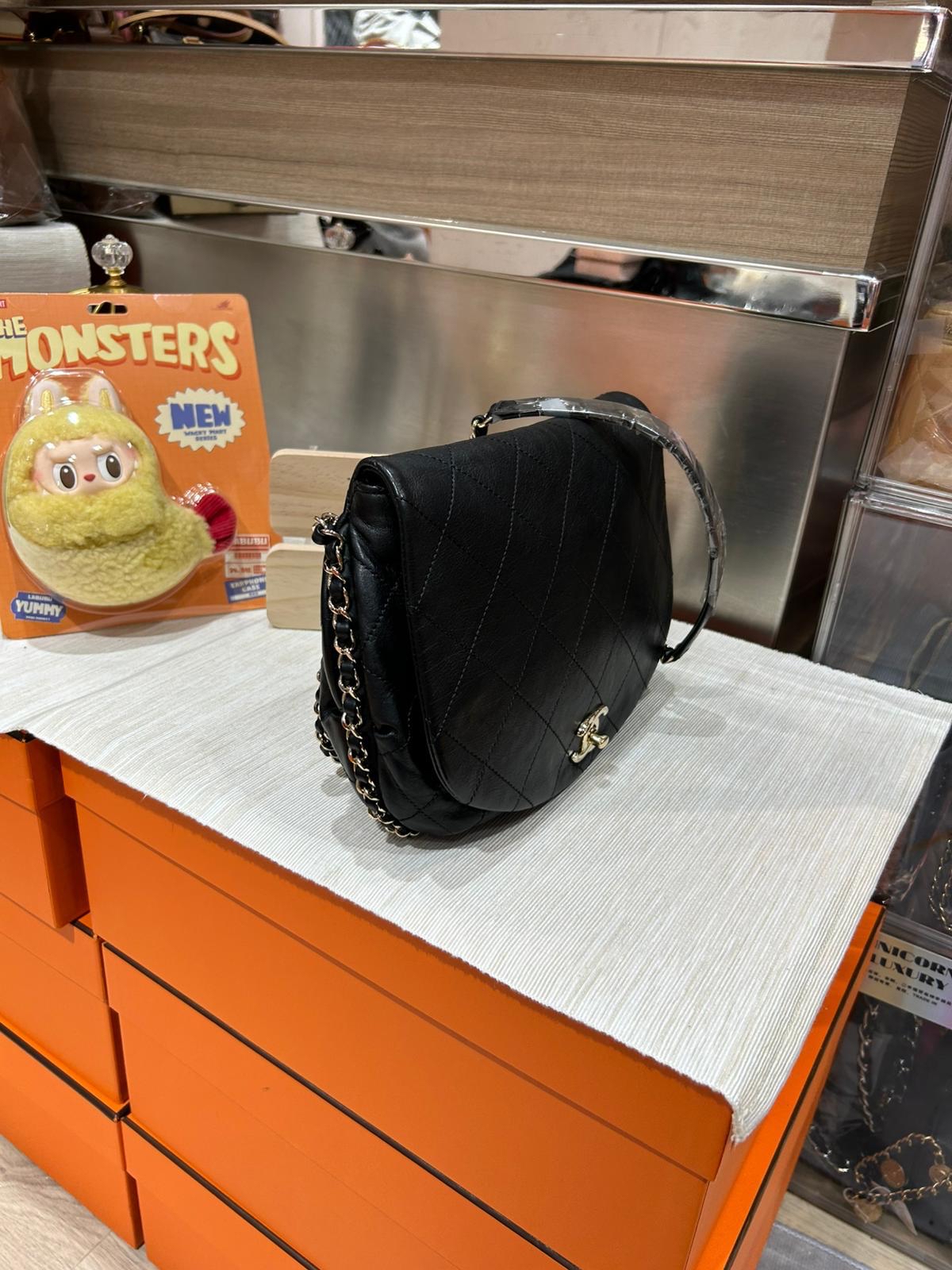 Chanel Chain Around Crossbody Bag 100%Authentic, 95%New ✅收據✅Card✅Dust bag ✅Box