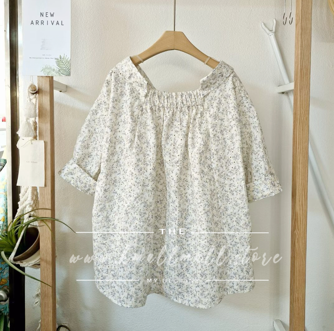日系花葉刺繡print Top 