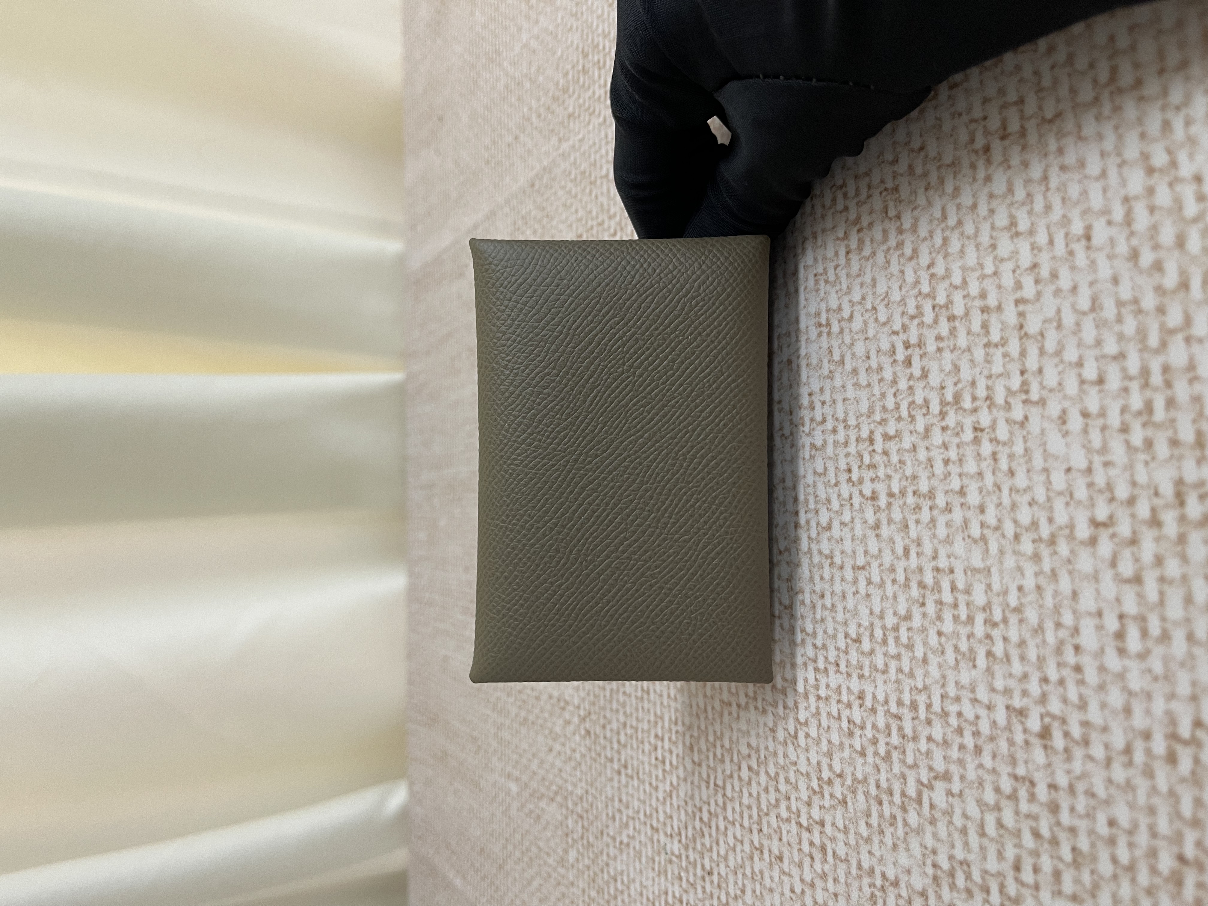 Pre-owned Hermes Calvi Card holder / Stamp Z/ Product Code: 26021508