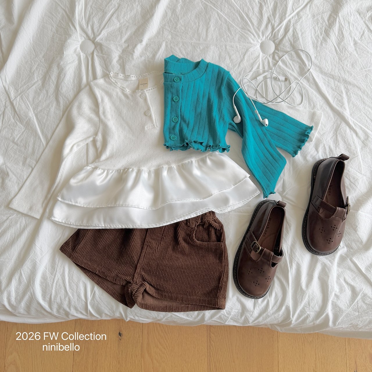 Ninibello | Peekaboo Corduroy Shorts 
