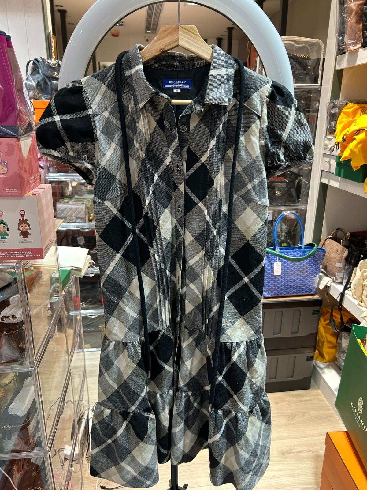 Burberry Dress Size: 36 ✅腰帶100%Authentic ,98%new