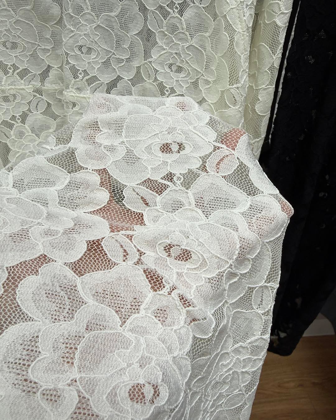 鏤空Lace運動風 oversize tee