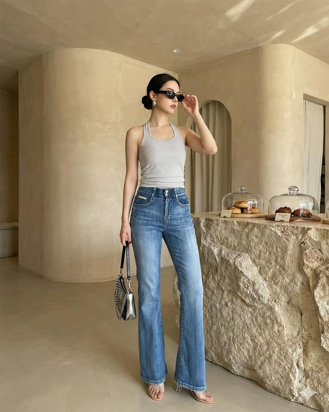 雙鈕小喇叭牛仔褲