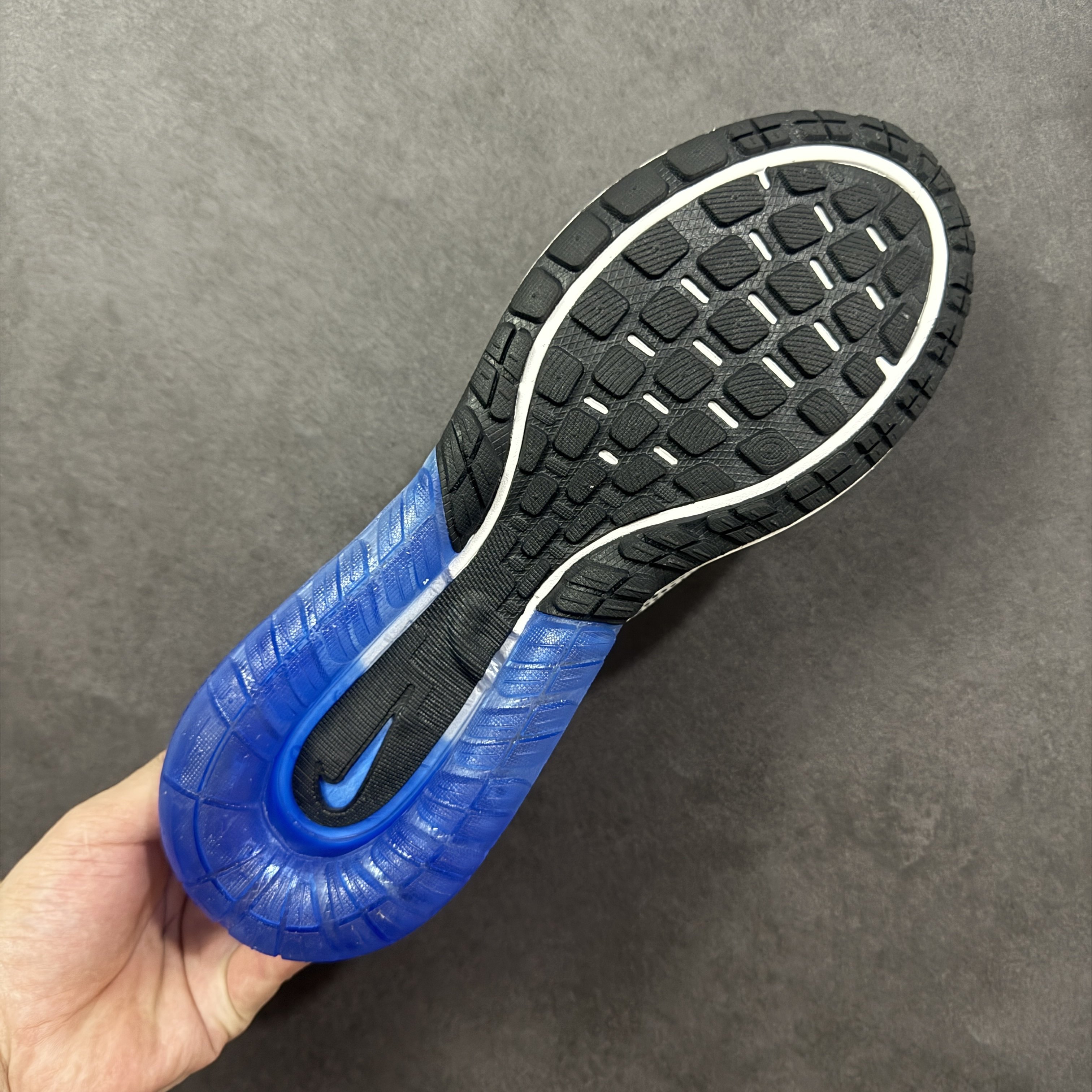 Nike Air Max Phoenix FZ5307-101