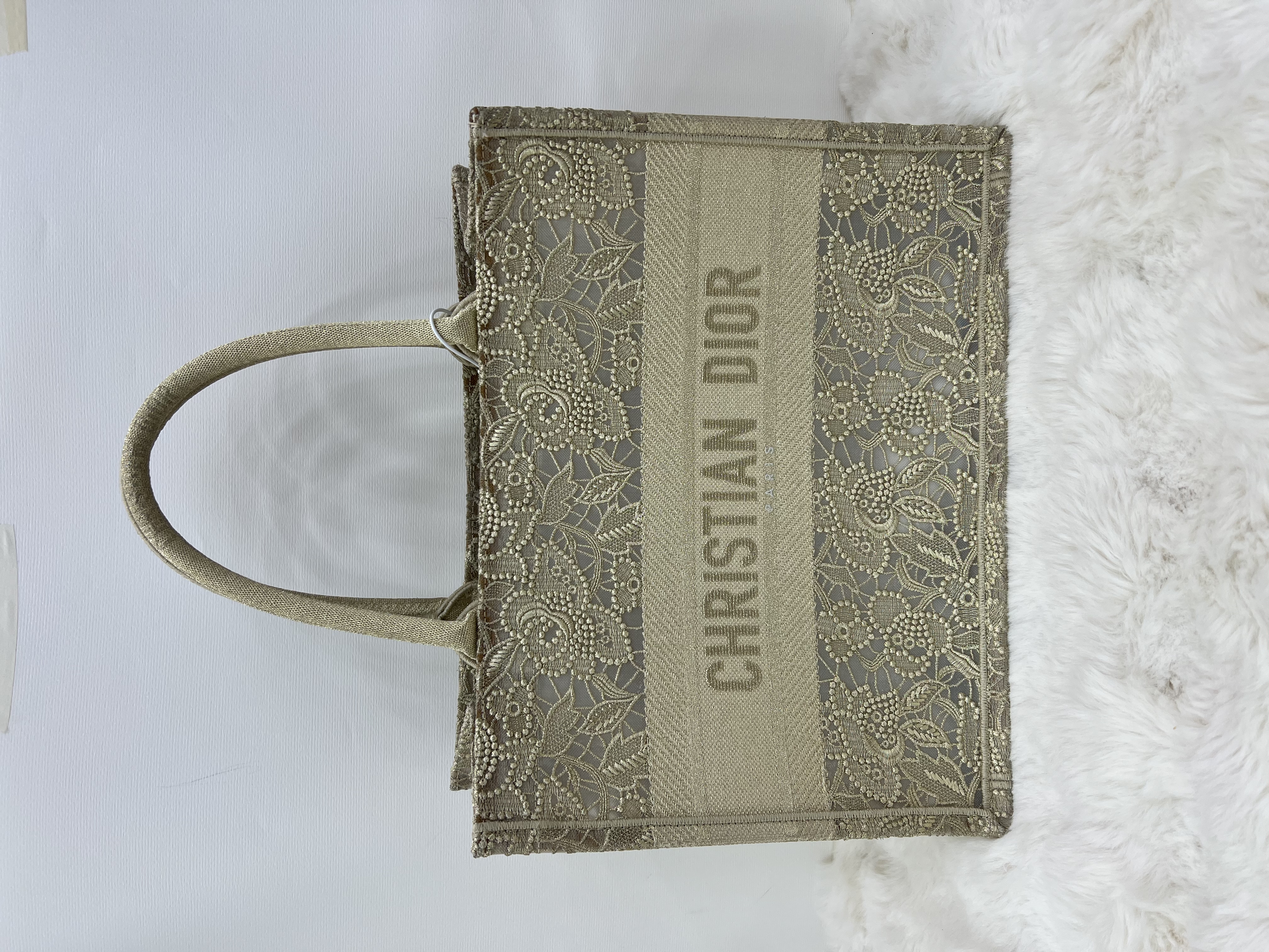 直播貨品 |  [1個-$100 2個-$300］R10