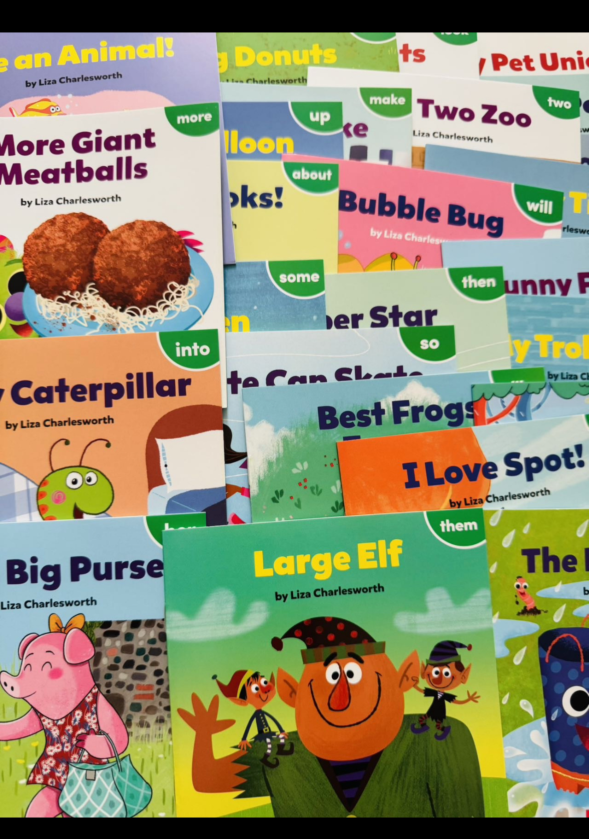 美國學樂SCHOLASTIC引進 💯正版《Sight Word Stories》100冊 ✅點讀支持小蝌蚪、學樂二代點讀筆 ✅全套4輯，每輯25本，共100本讀本 🎵掃碼聽原版音頻，培養語感！  🔥一本一個高頻詞！一個寒假刷完100本！ 故事與情境中，建立音形對應，做到見詞能讀