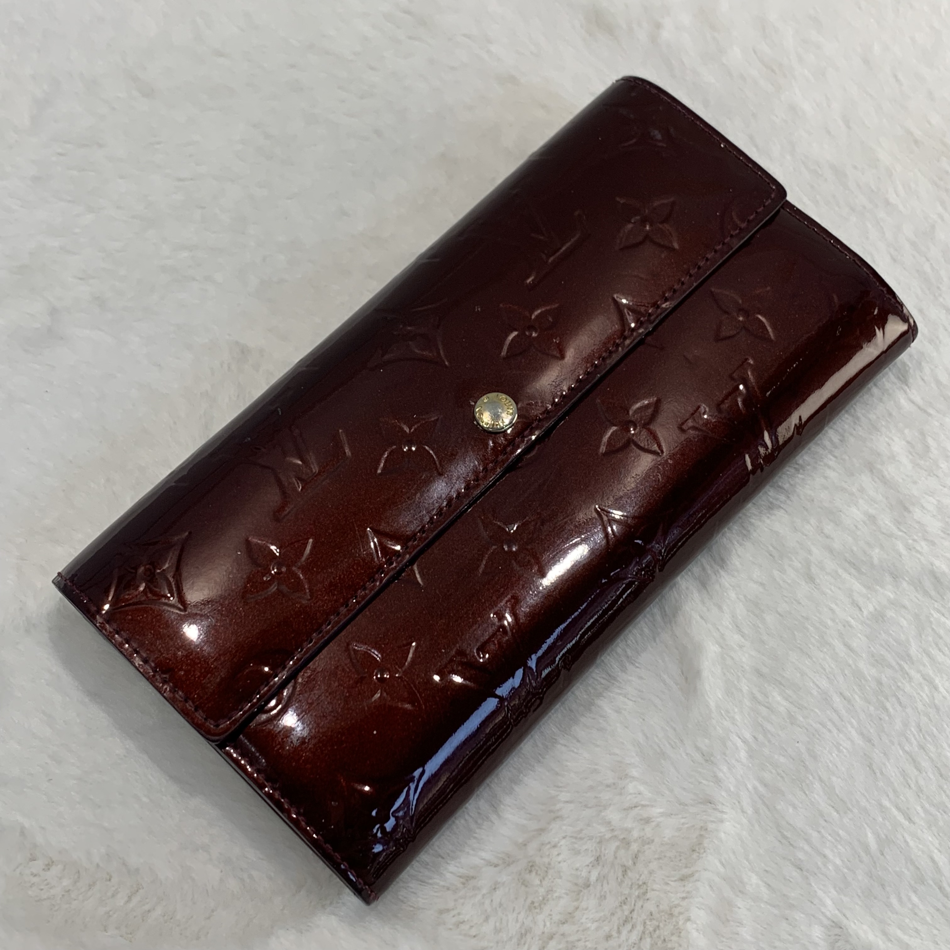 不失禮新年賀禮必送🧧LV暗紅漆皮長款銀包