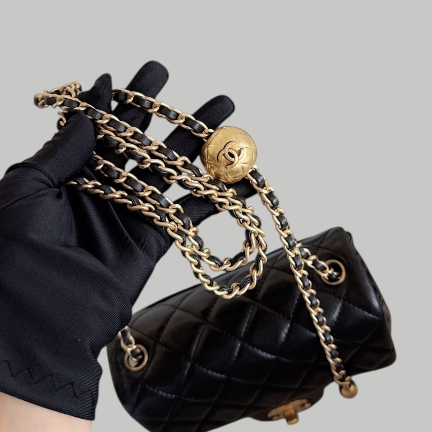 Chanel Lambskin 方胖金球