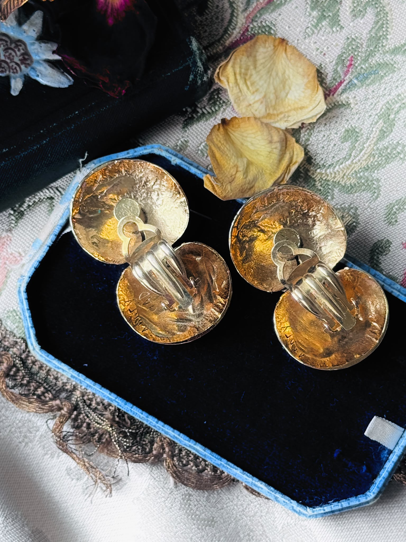 C.a. 1980s Handmade Artistic Statement Clip Earrings from Canada (MT2589-32)