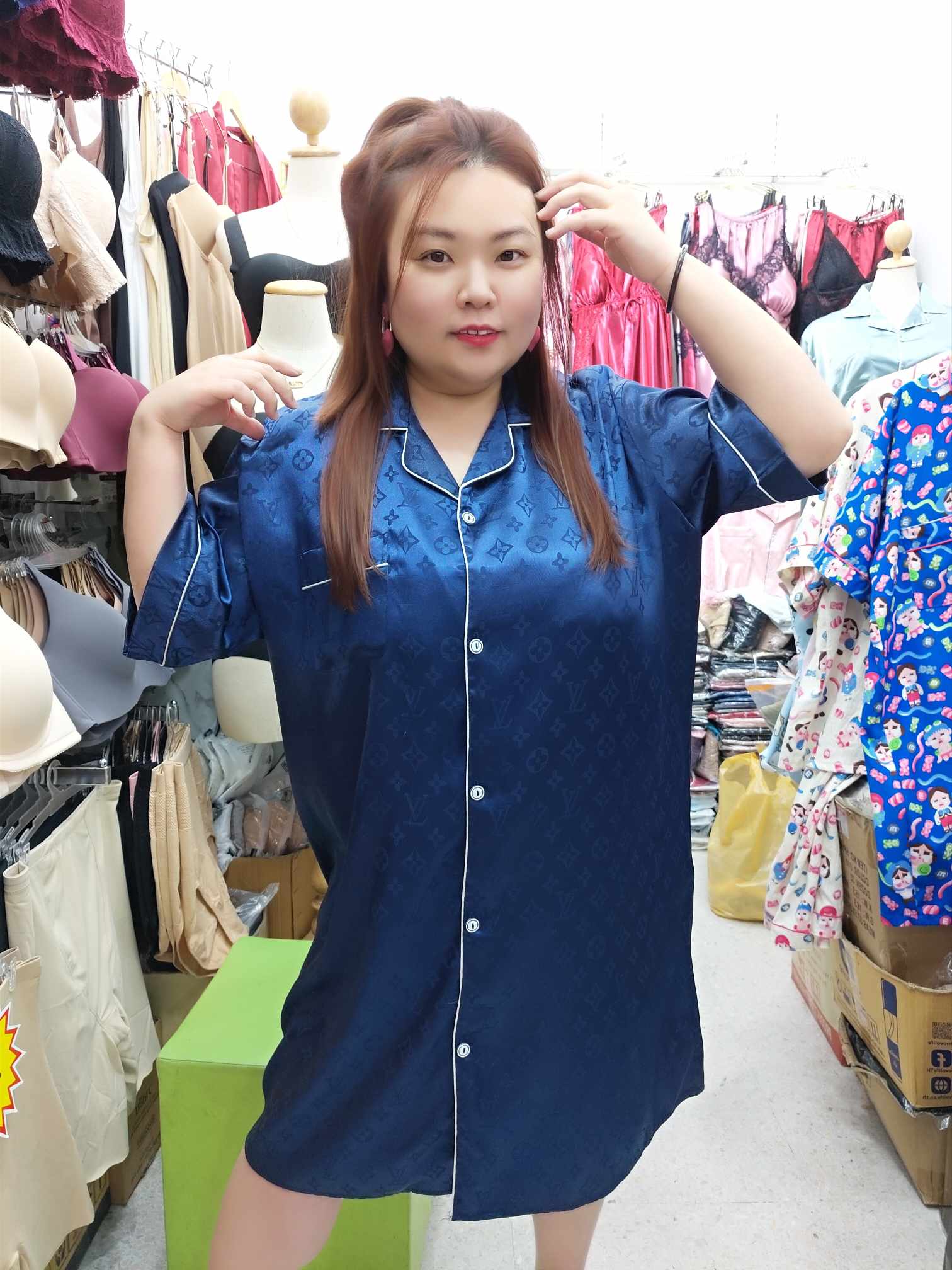 ENE20 缎面大牌LOGO睡裙