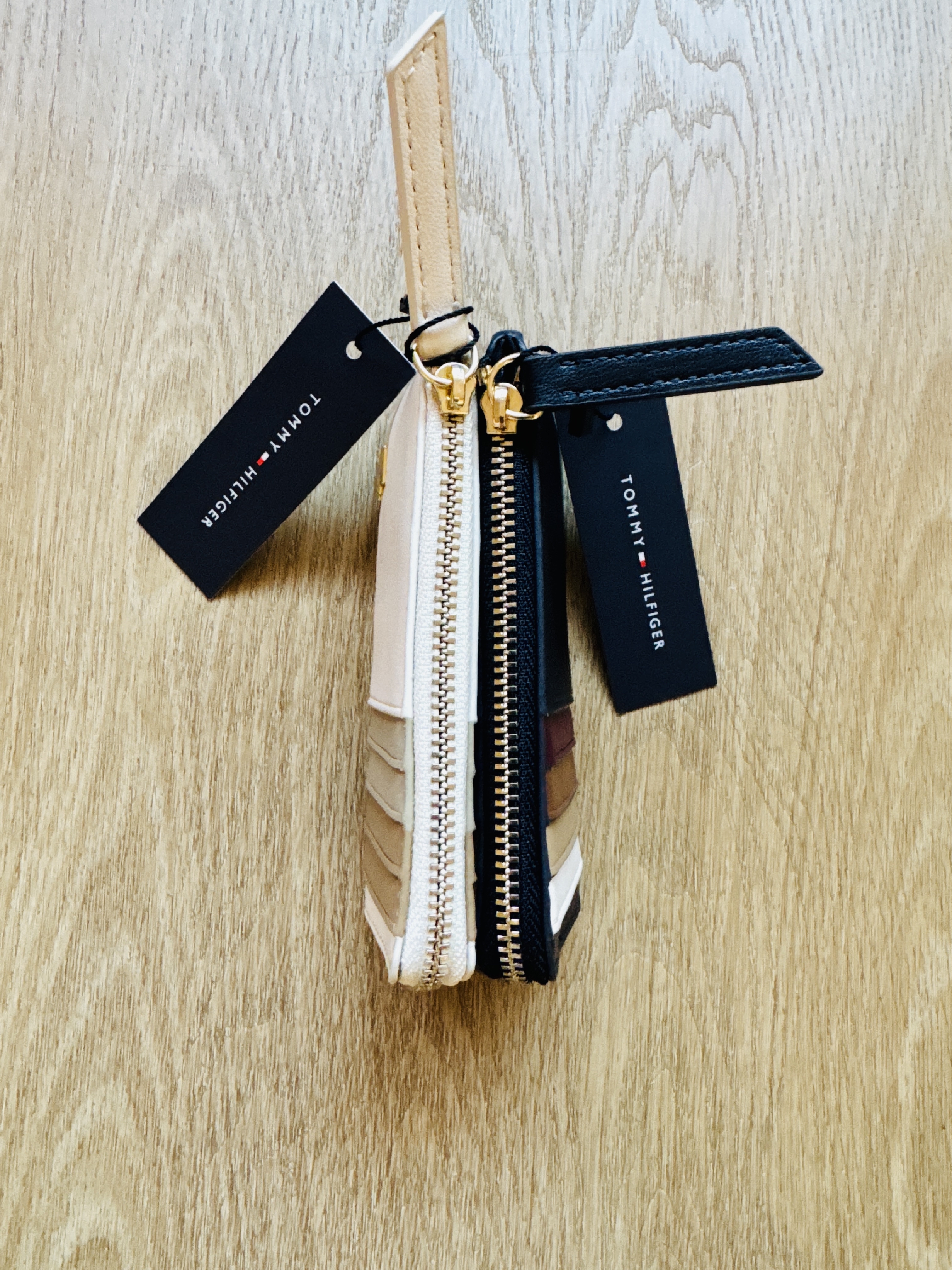 Tommy Hilfiger 咭片拉鏈銀包（香港現貨）