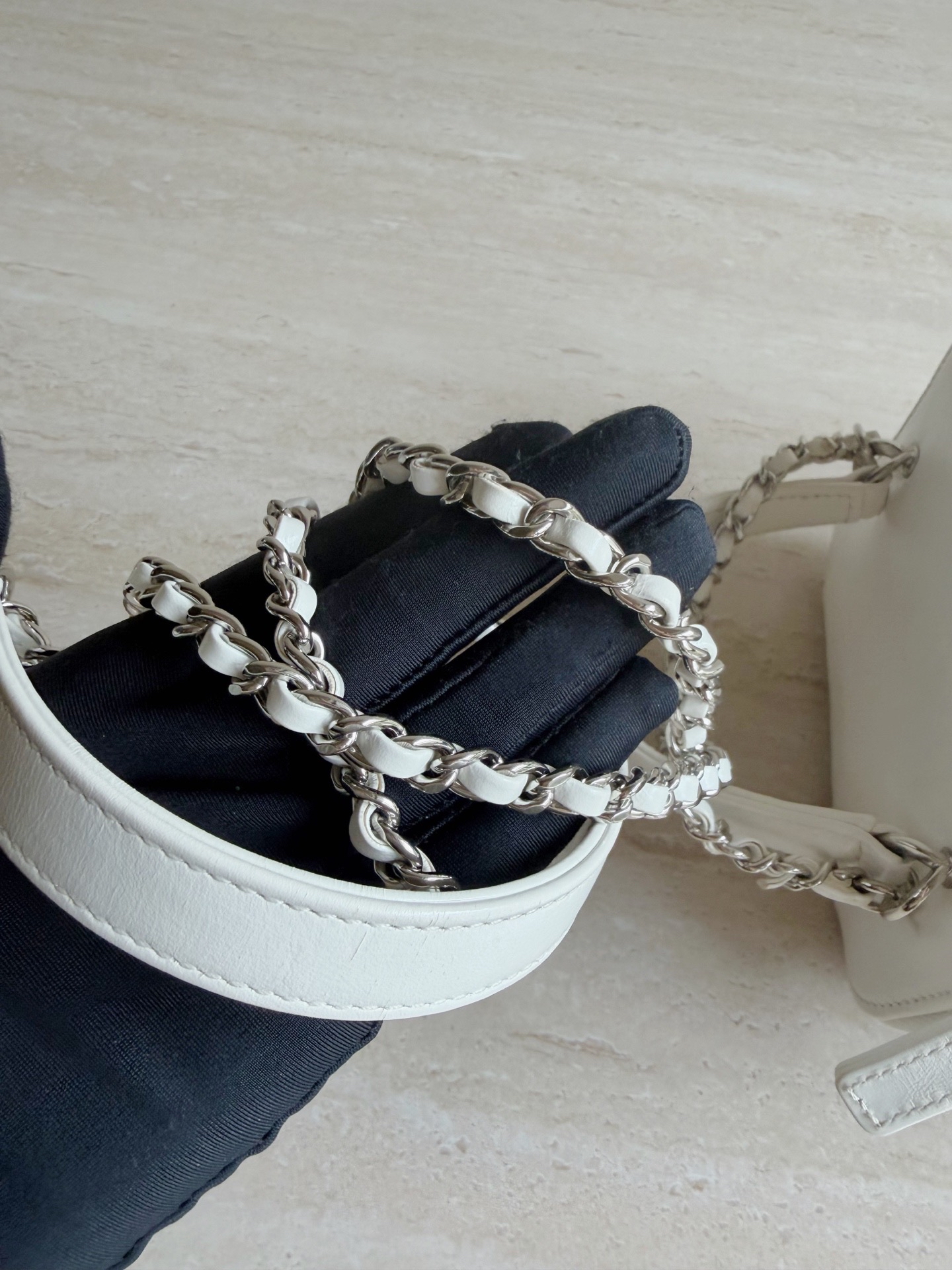 【預訂貨品】Chanel白色藤編化妝包