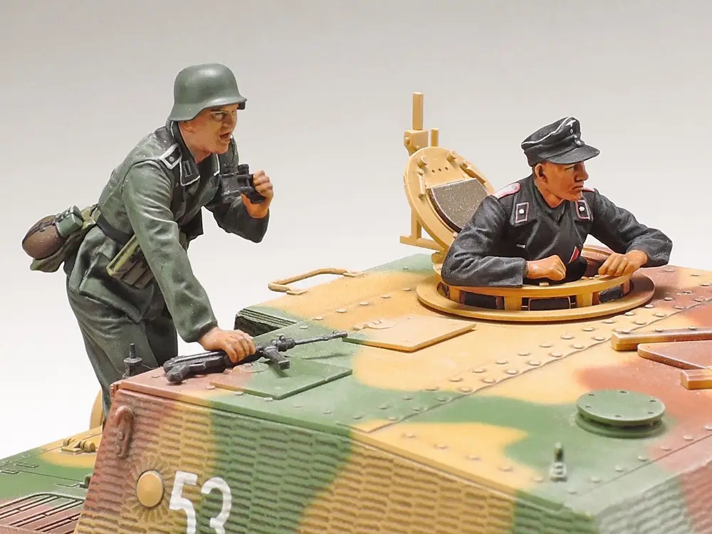 1/35 German Assault Tank sd.kfz.166 Sturmpanzer IV Brummbar Late Production