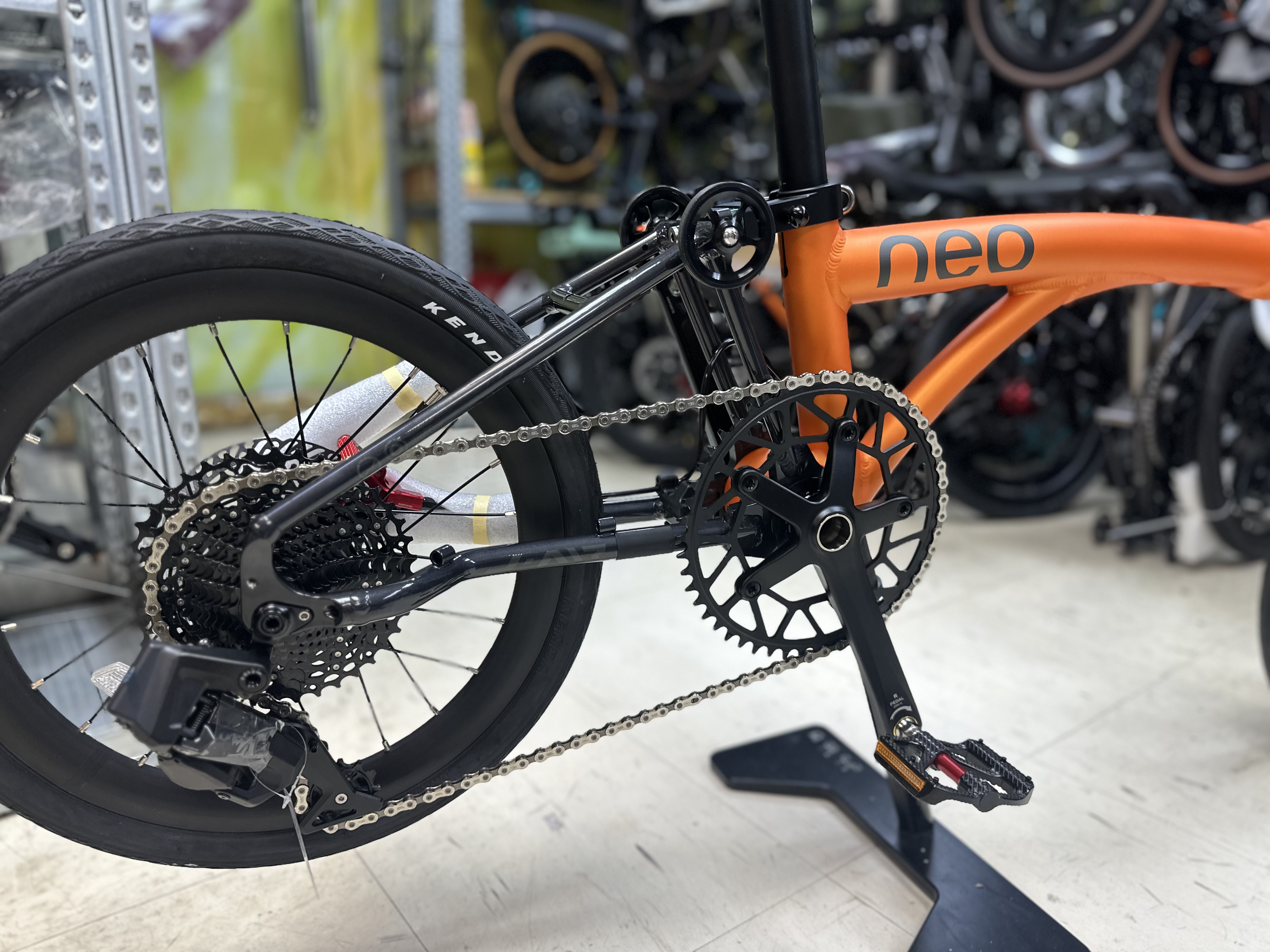 Java Neo 16” 349 碳纖維叉 電子變速 12s