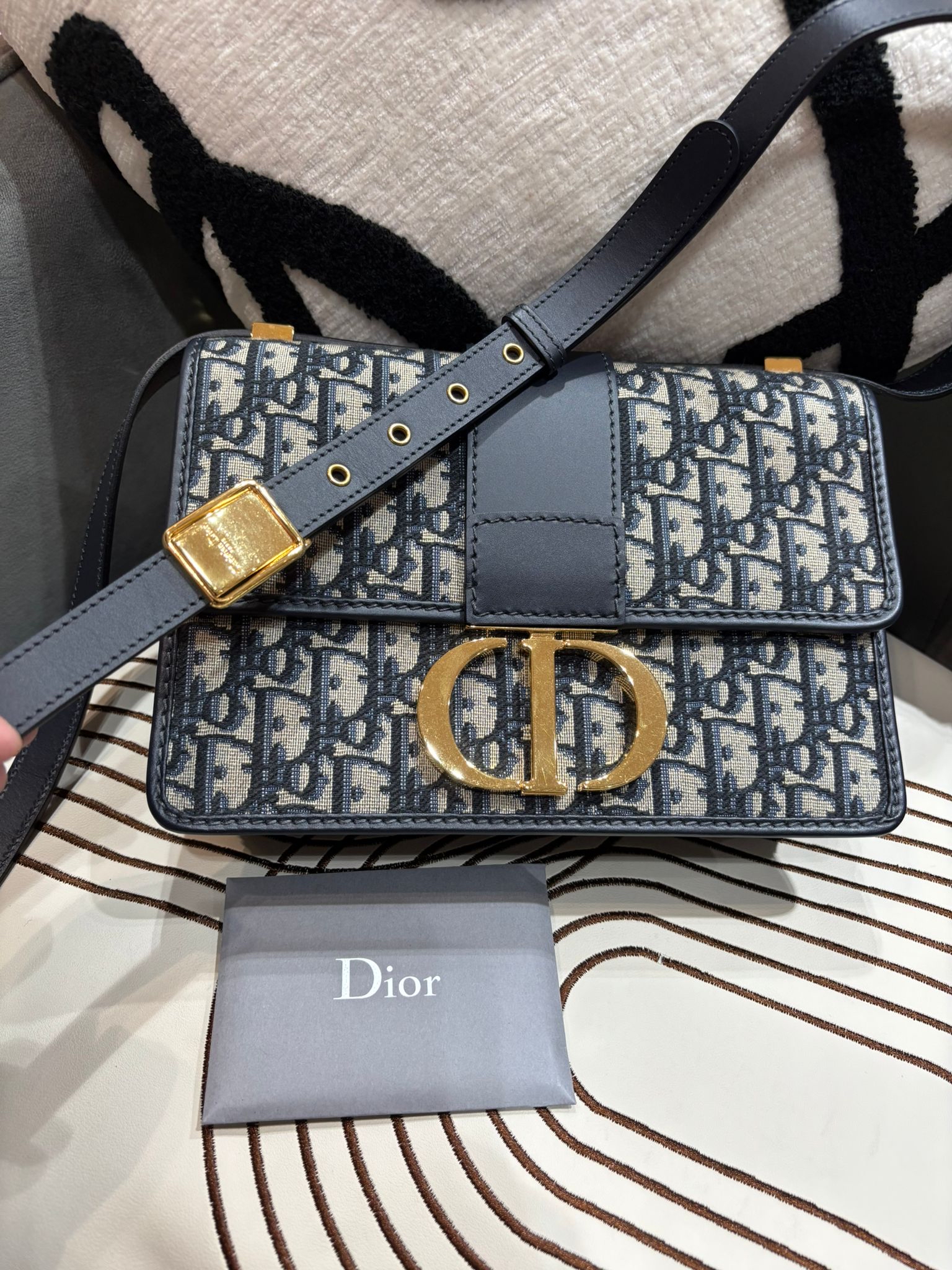 DIOR Oblique 30 Montaigne Shoulder Bag 100%Authentic, 98%New ✅ certificate✅dust bag✅Box