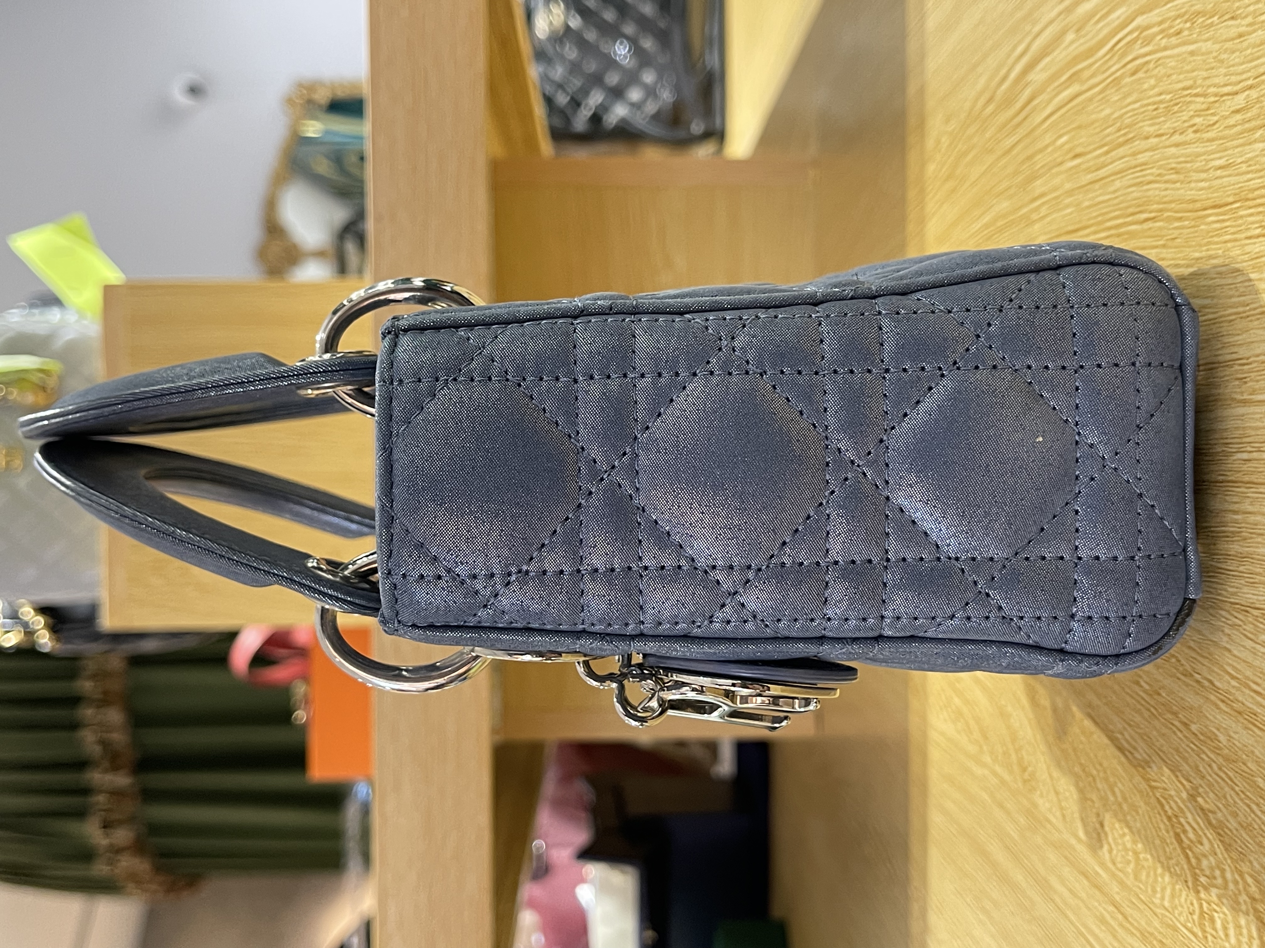 直播貨品 |  [1個-$100 2個-$300］JJ14
