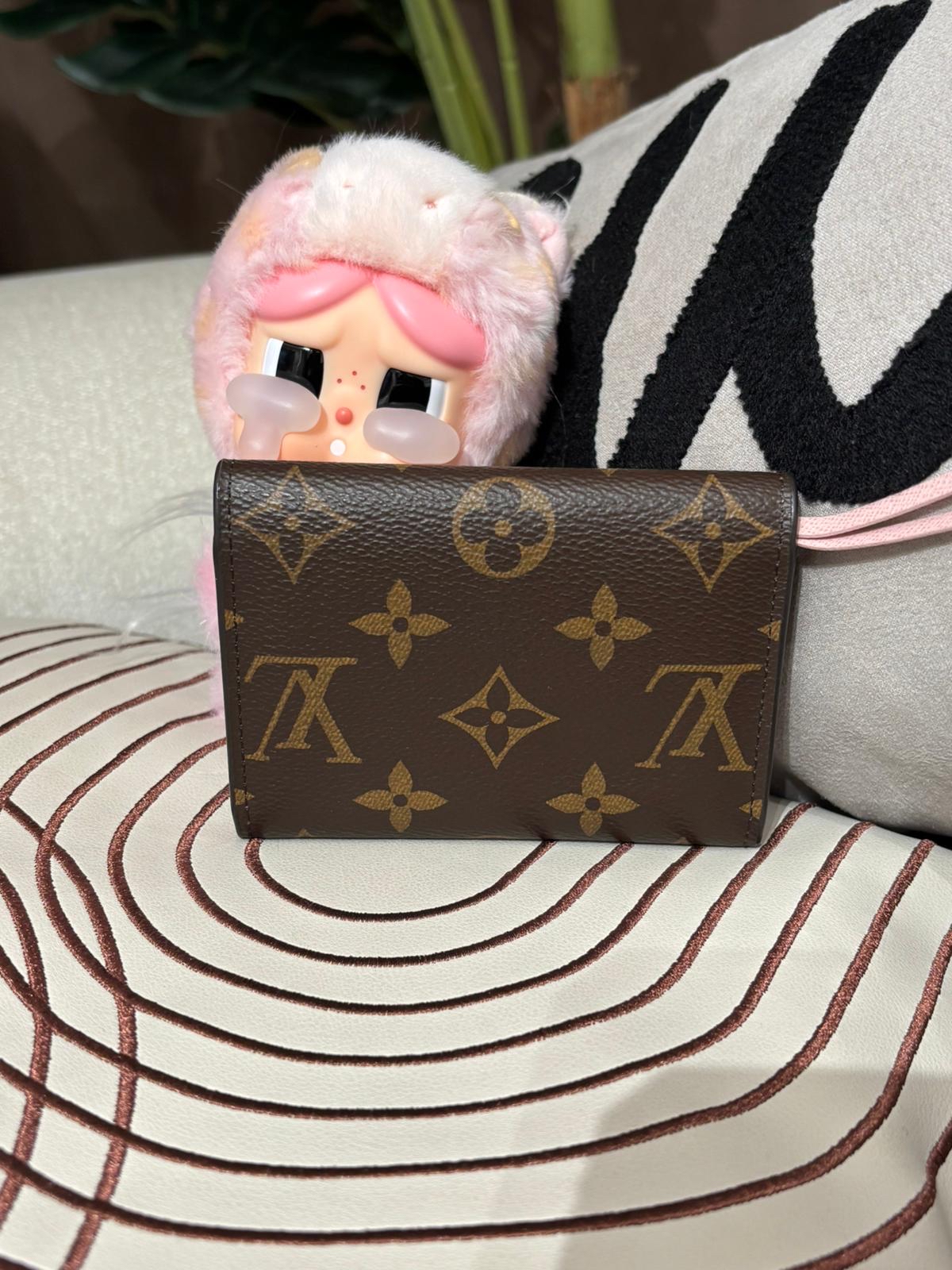 LV Rosalie Wallet Monogram 100%Authentic, 98%New