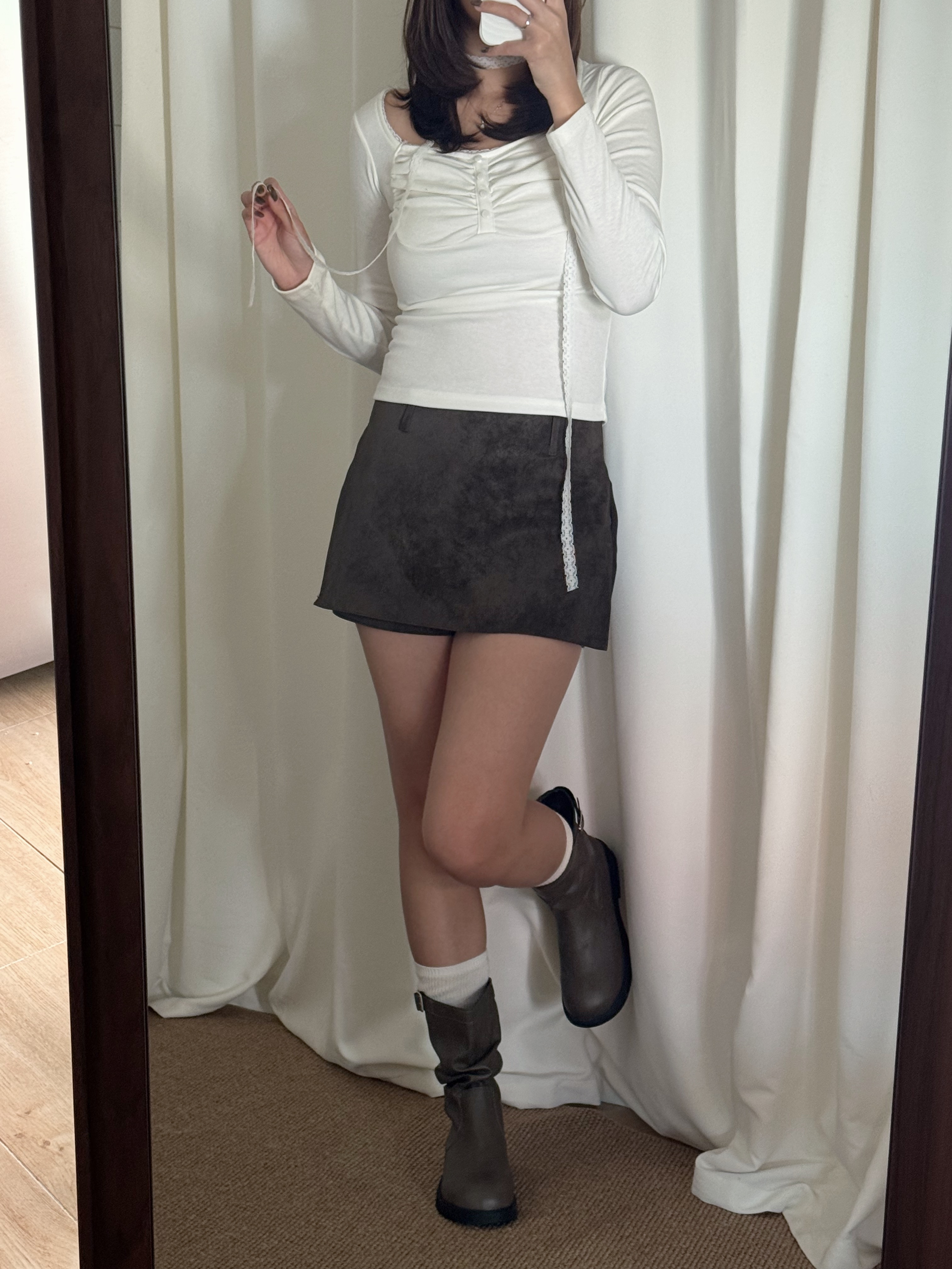 蕾絲皺褶頸帶長袖上衣