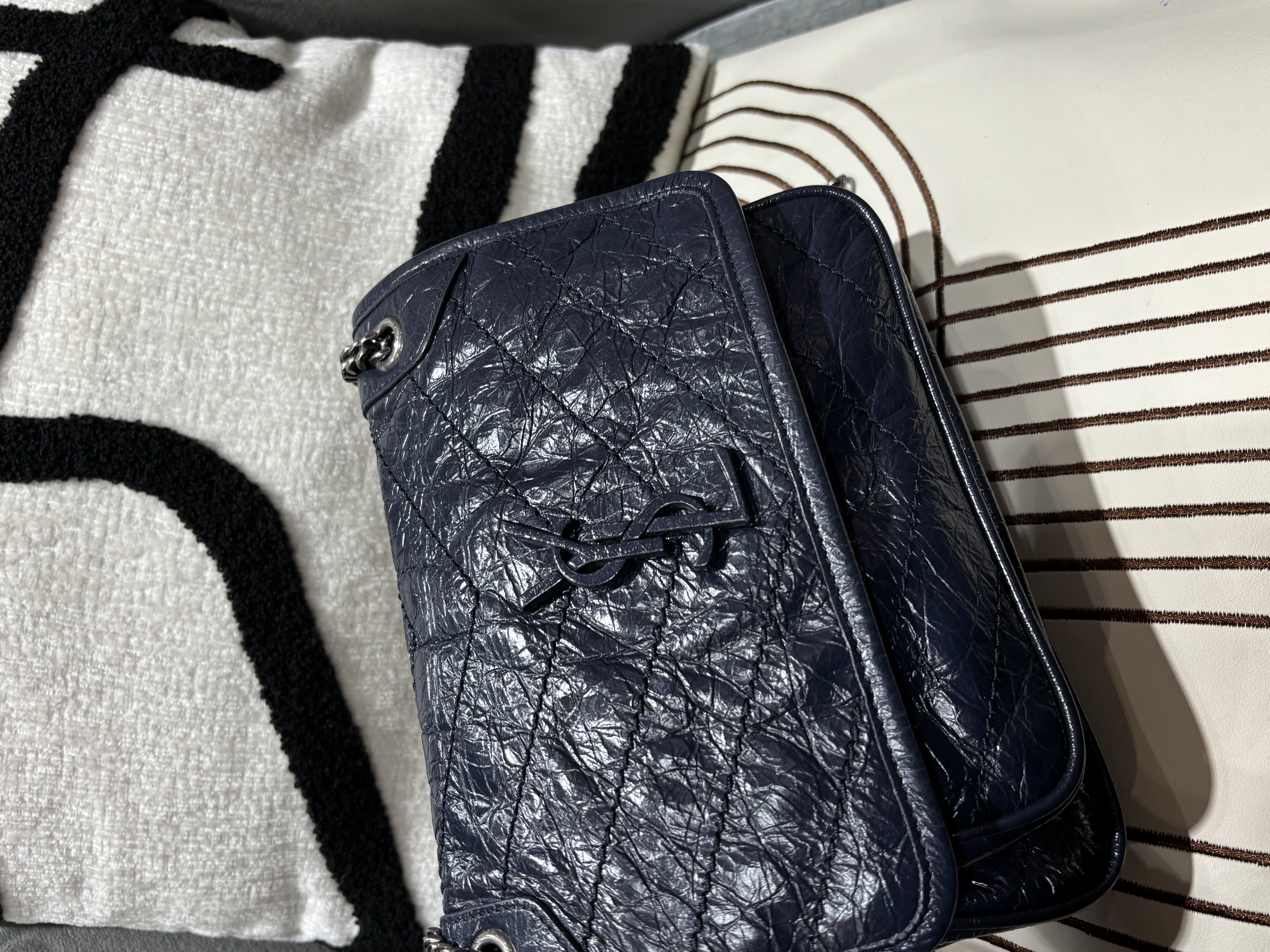 Ysl Niki baby navy 100%Authentic,98%new ✅ certificate ✅dust bag 
