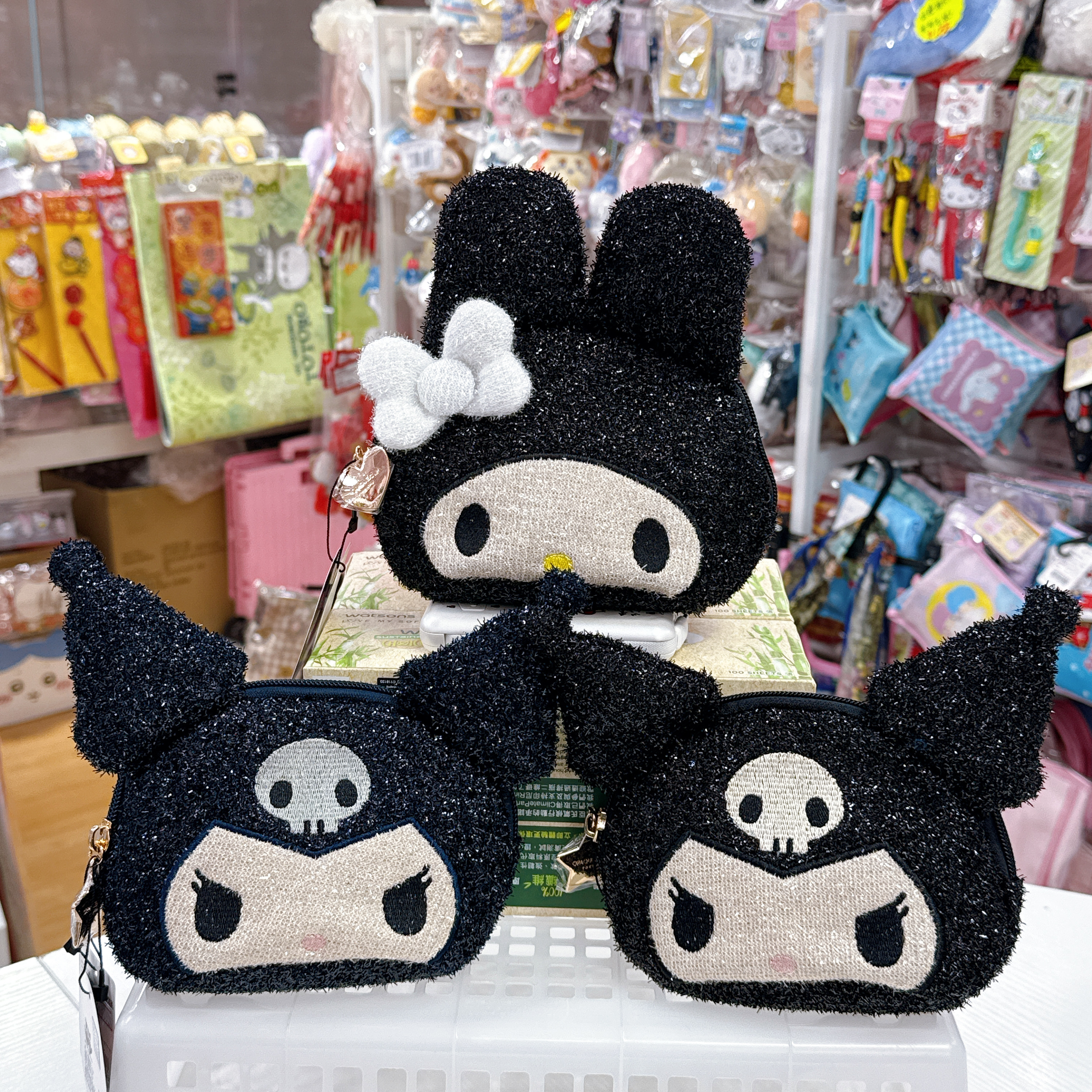 日本服裝品牌-OPAQUE.CLIP X MELODY KUROMI 閃閃斜孭袋/化妝袋