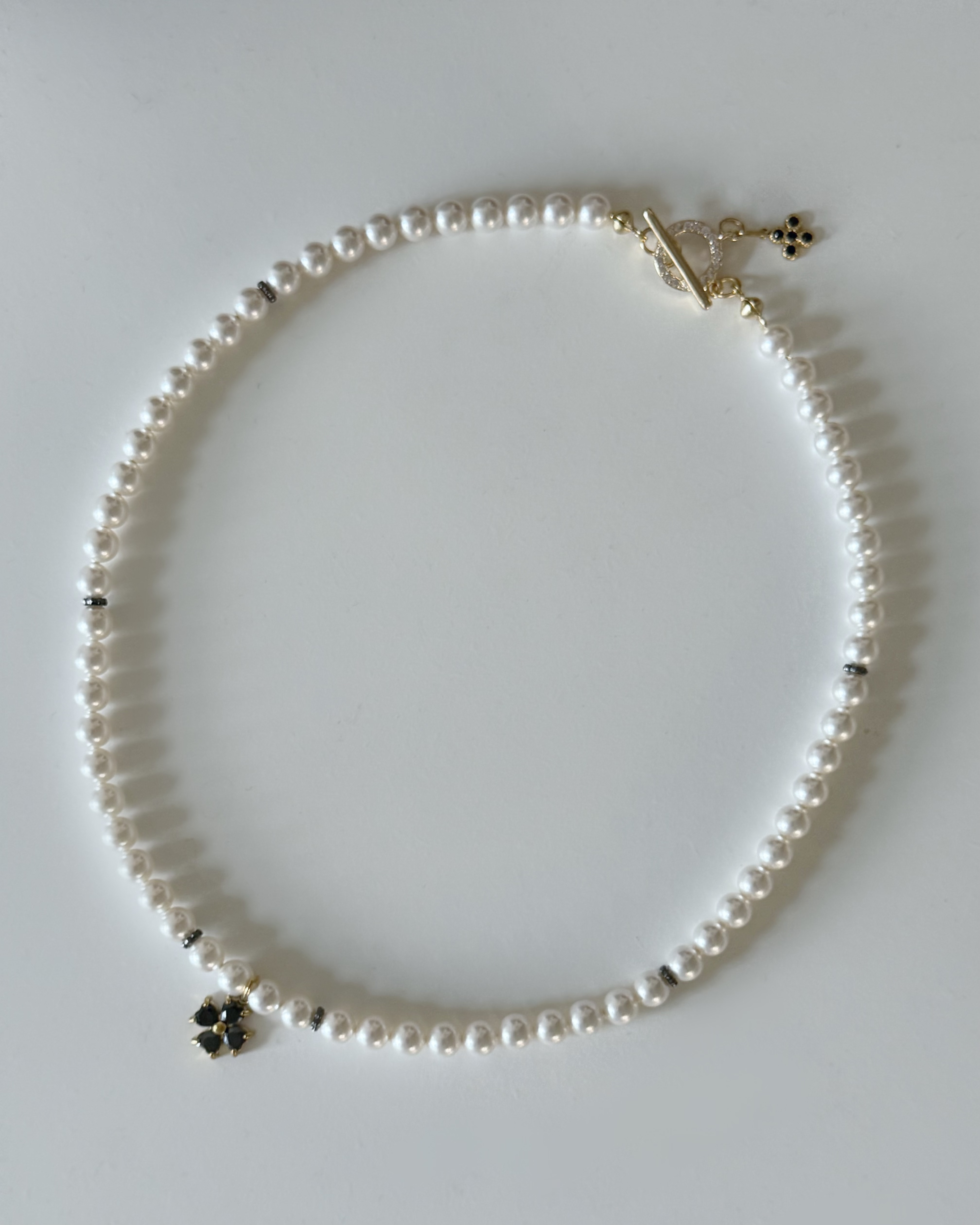 雅黑小花珍珠頸鍊/6mm米白珍珠 