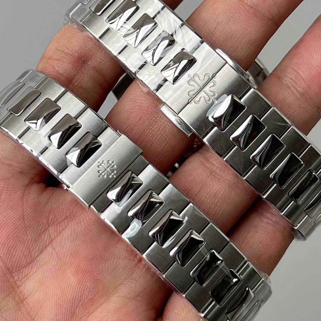 全网首发，再创经典，白金版5811G鹦鹉螺，搭配SC330机芯，直径41mm，厚度8.2mm，原版开模表扣，表带扣可锁定调节长度装置 ，接受预订！😎💯🔥