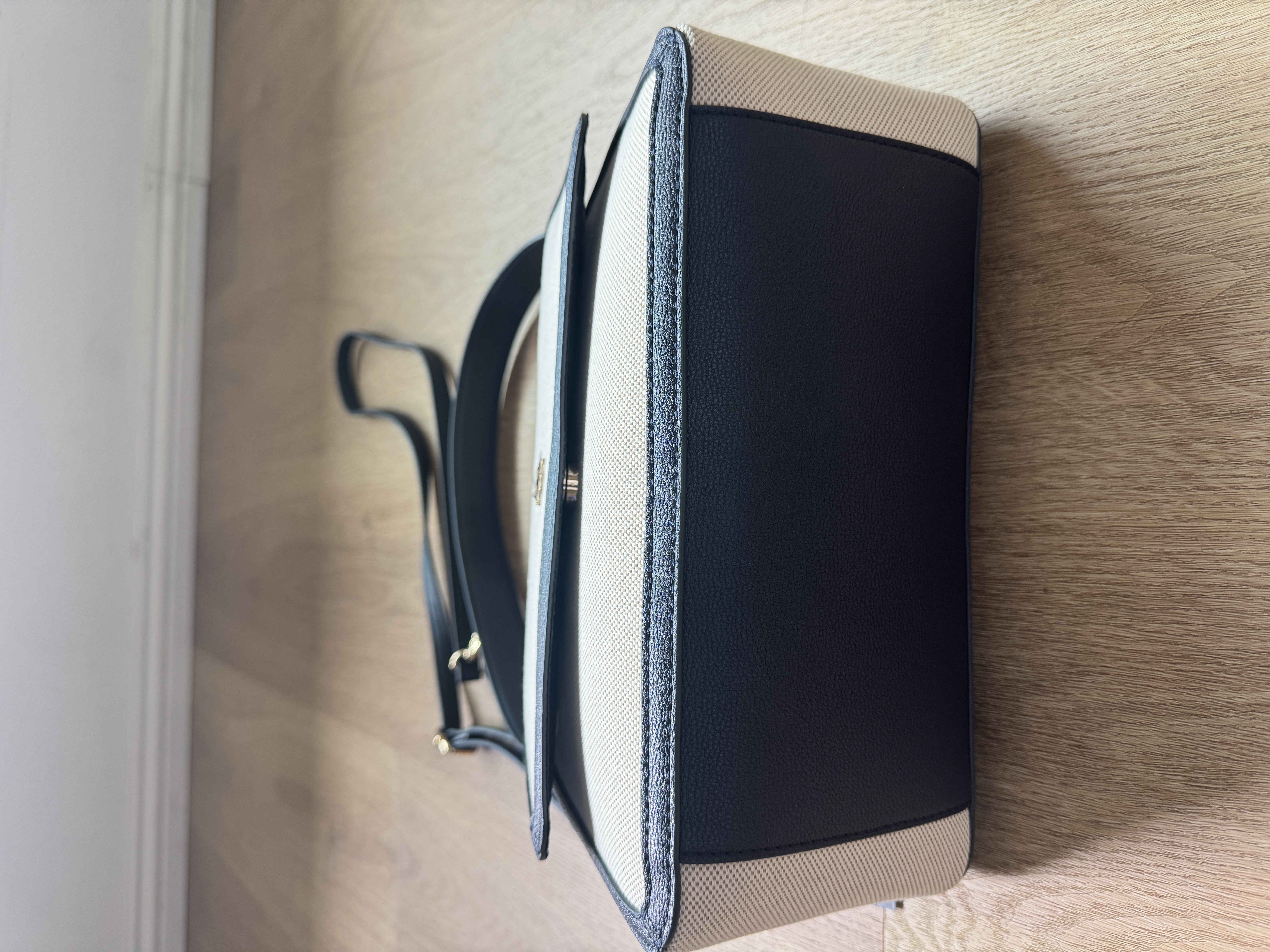 Tommy Hilfiger女裝手袋 (香港現貨)