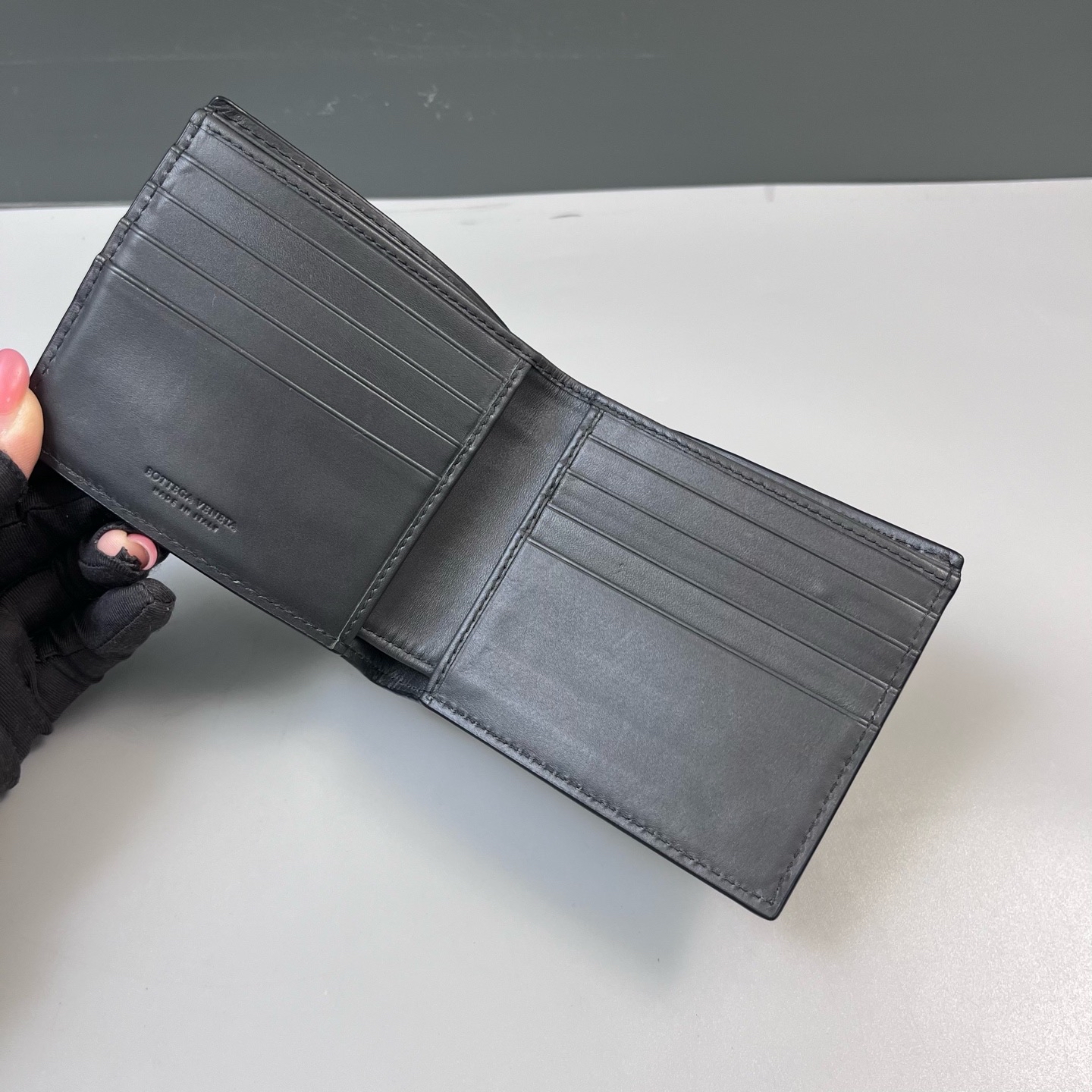 【預訂貨品】BV編織灰色短款銀包