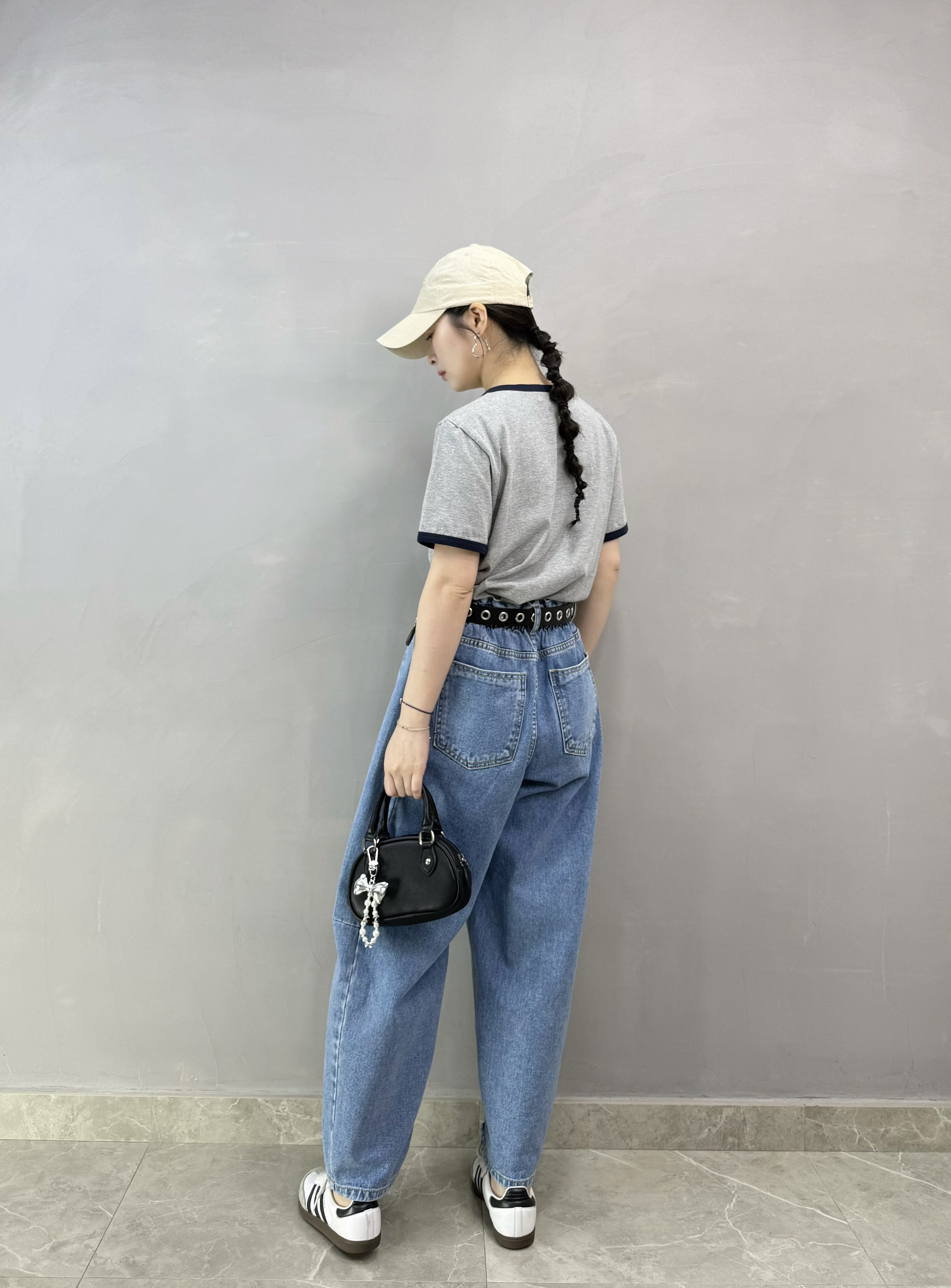 R78 拼色袖英文字Tee