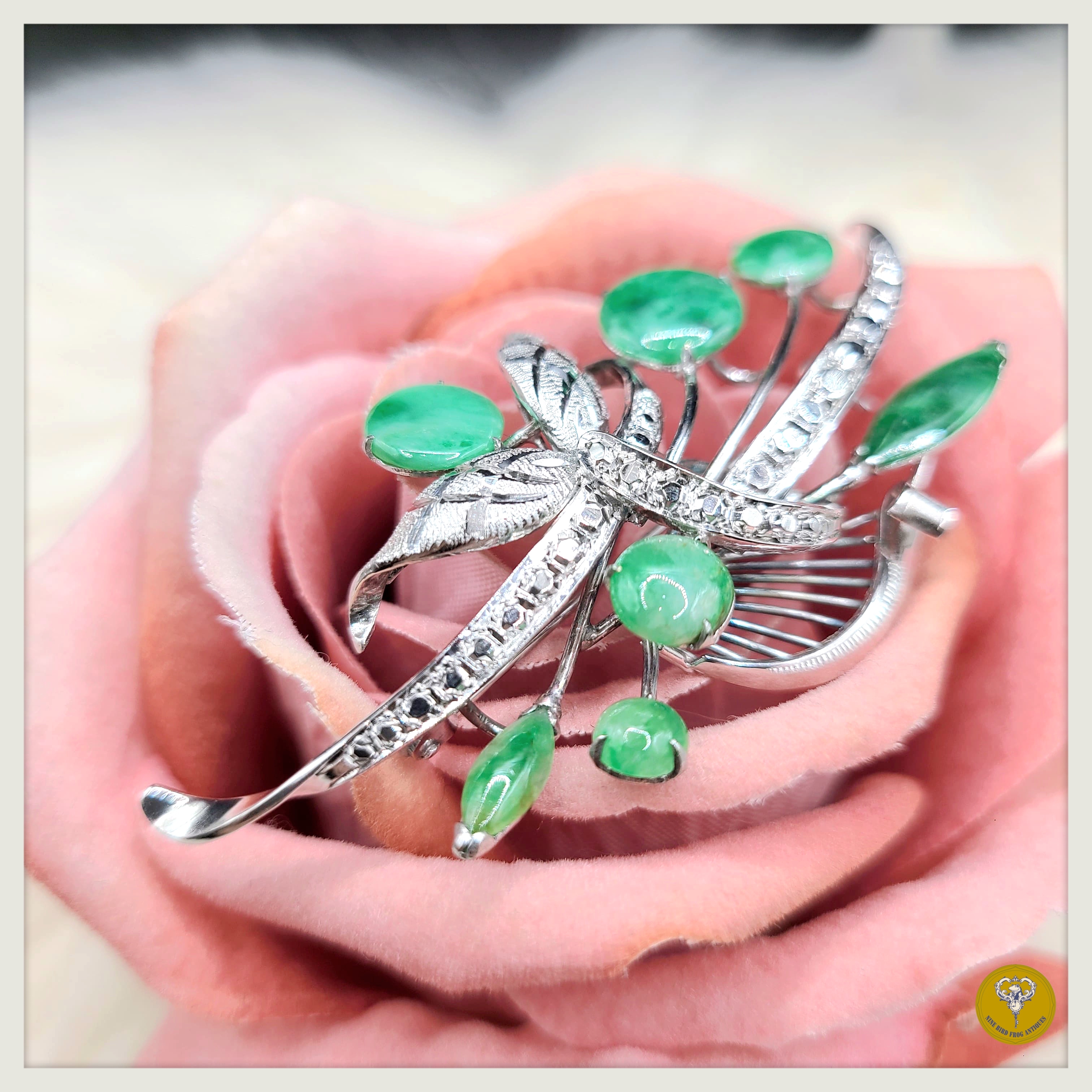 60年代的陽綠翡翠低k金胸針