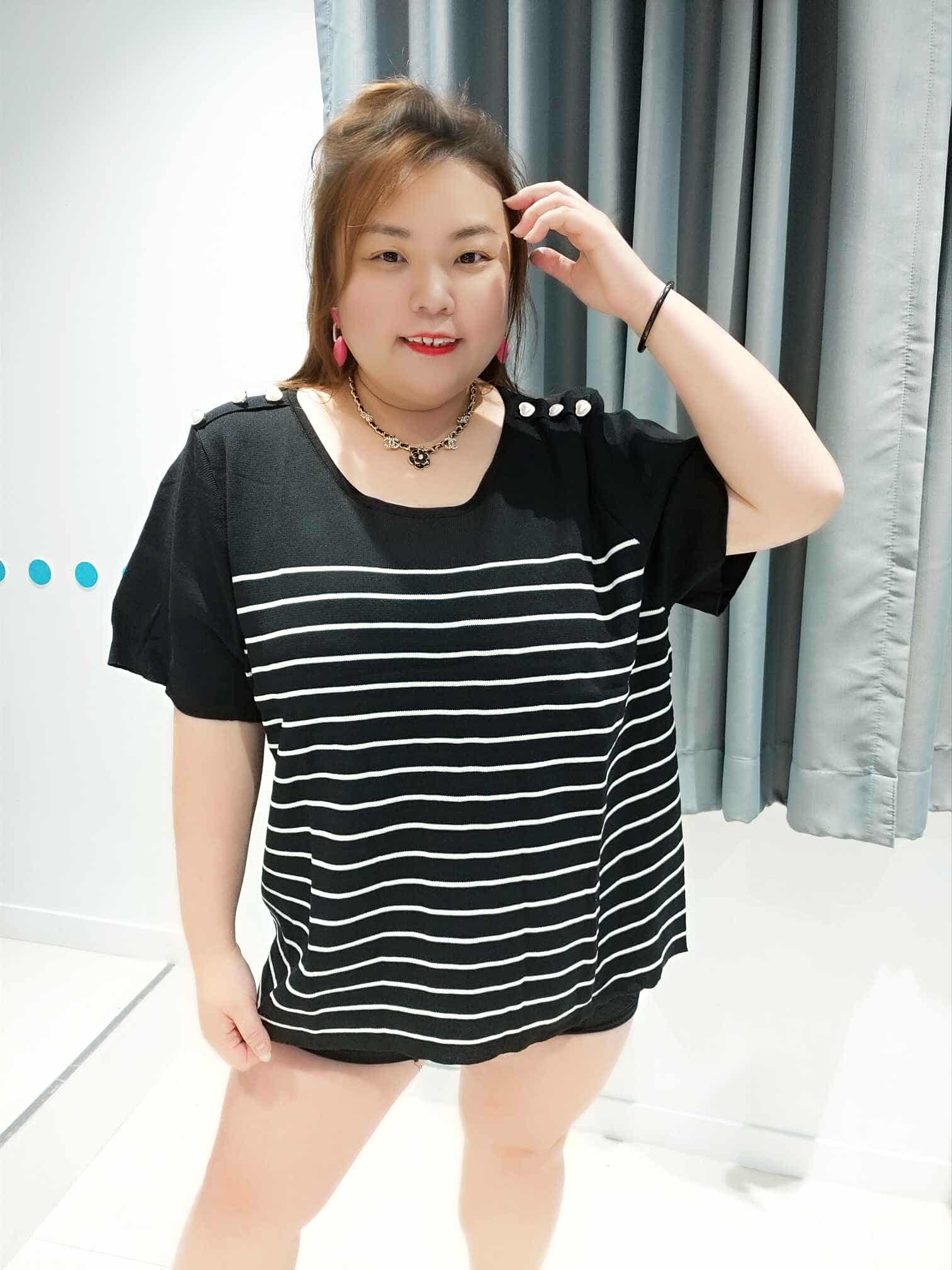 DSF07 肩珍珠钮设计针织上衣