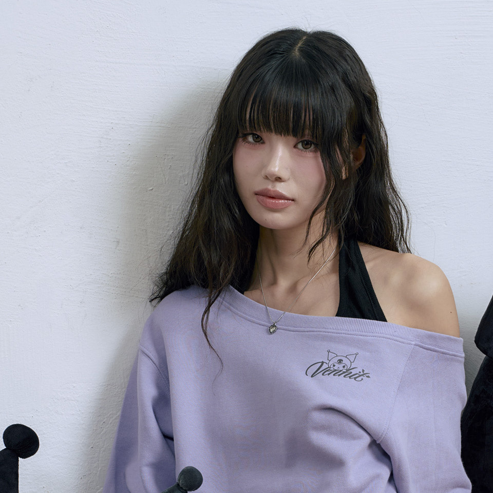 Venhit x Kuromi Off-shoulder Wing Sweatshirt (Purple)