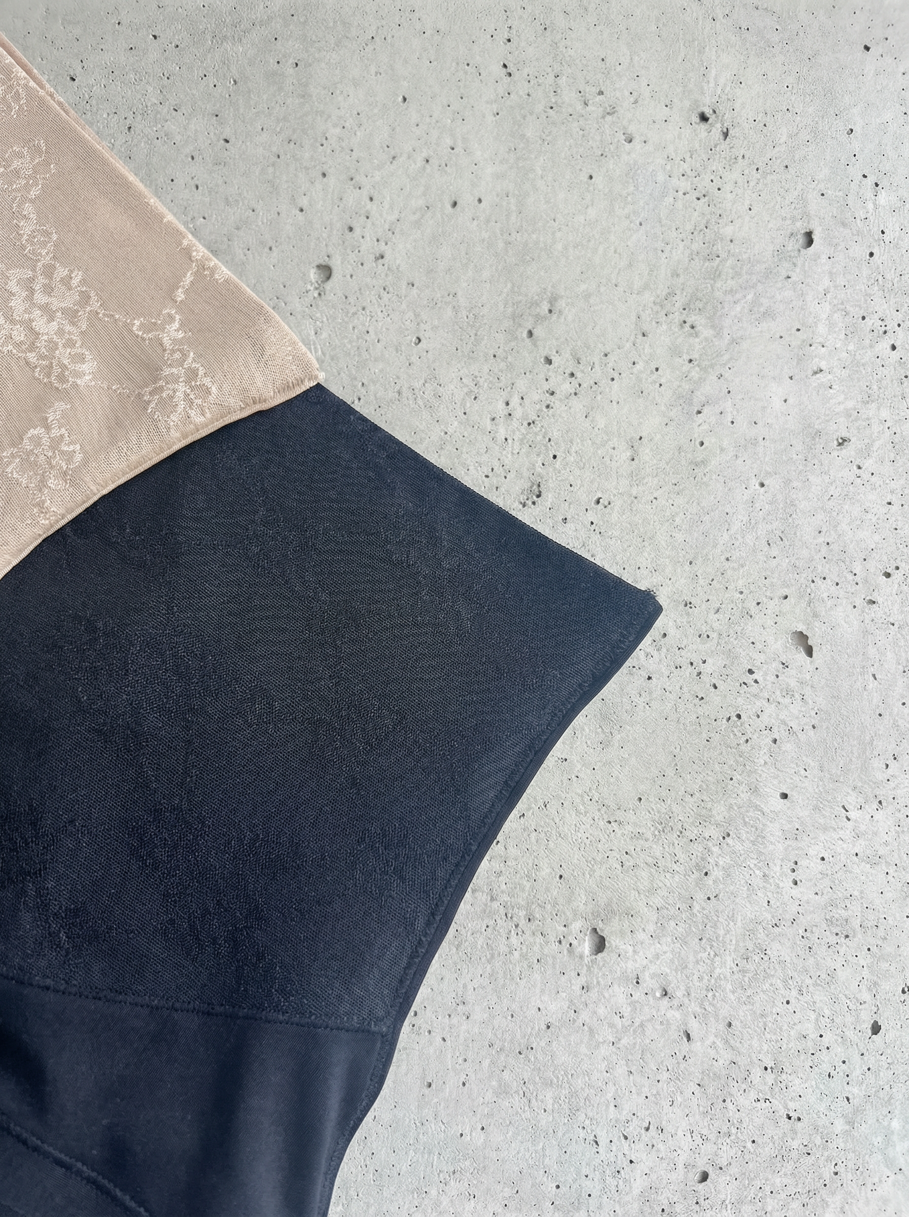 蕾絲花卉內衣及高腰塑身褲套裝