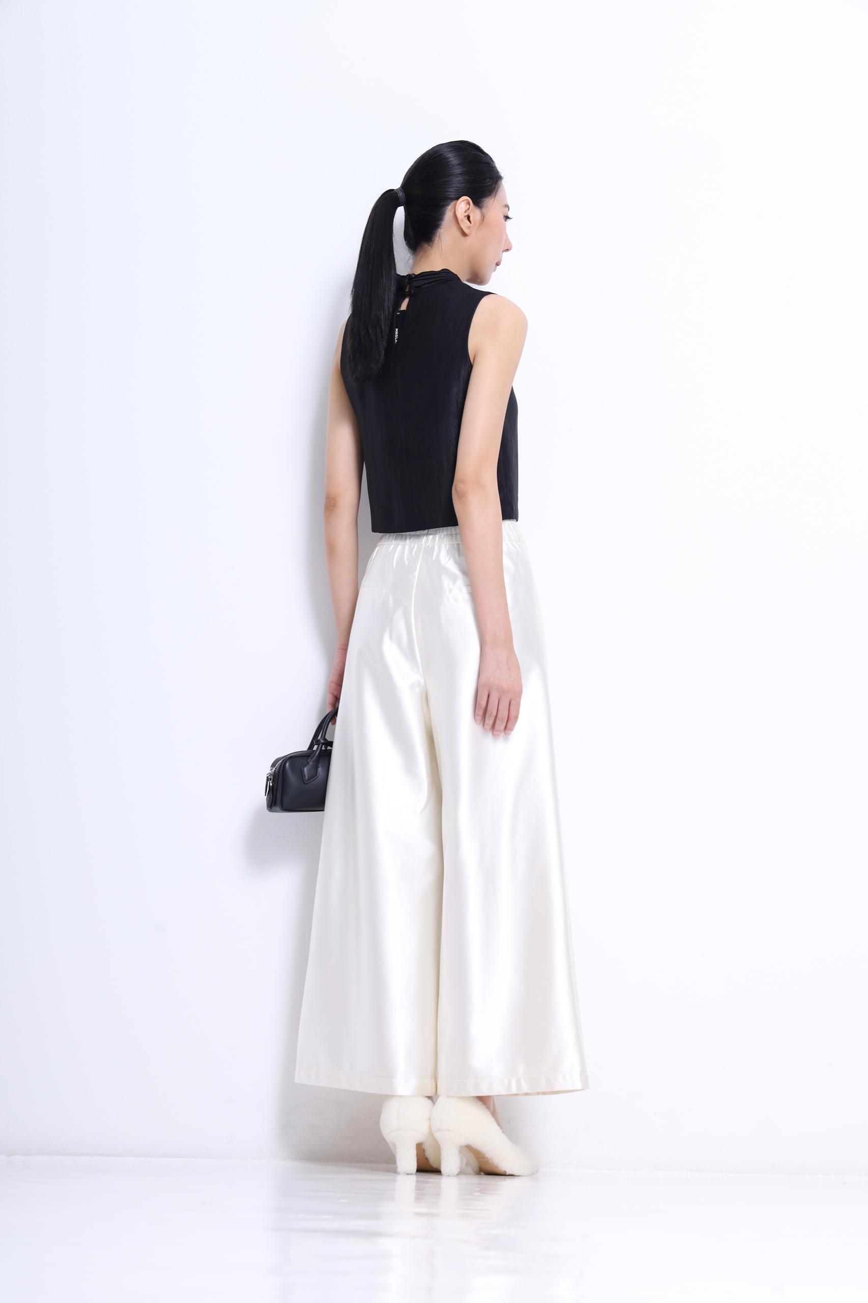 CB2746 Twist Neck Satin Sleeveless Top