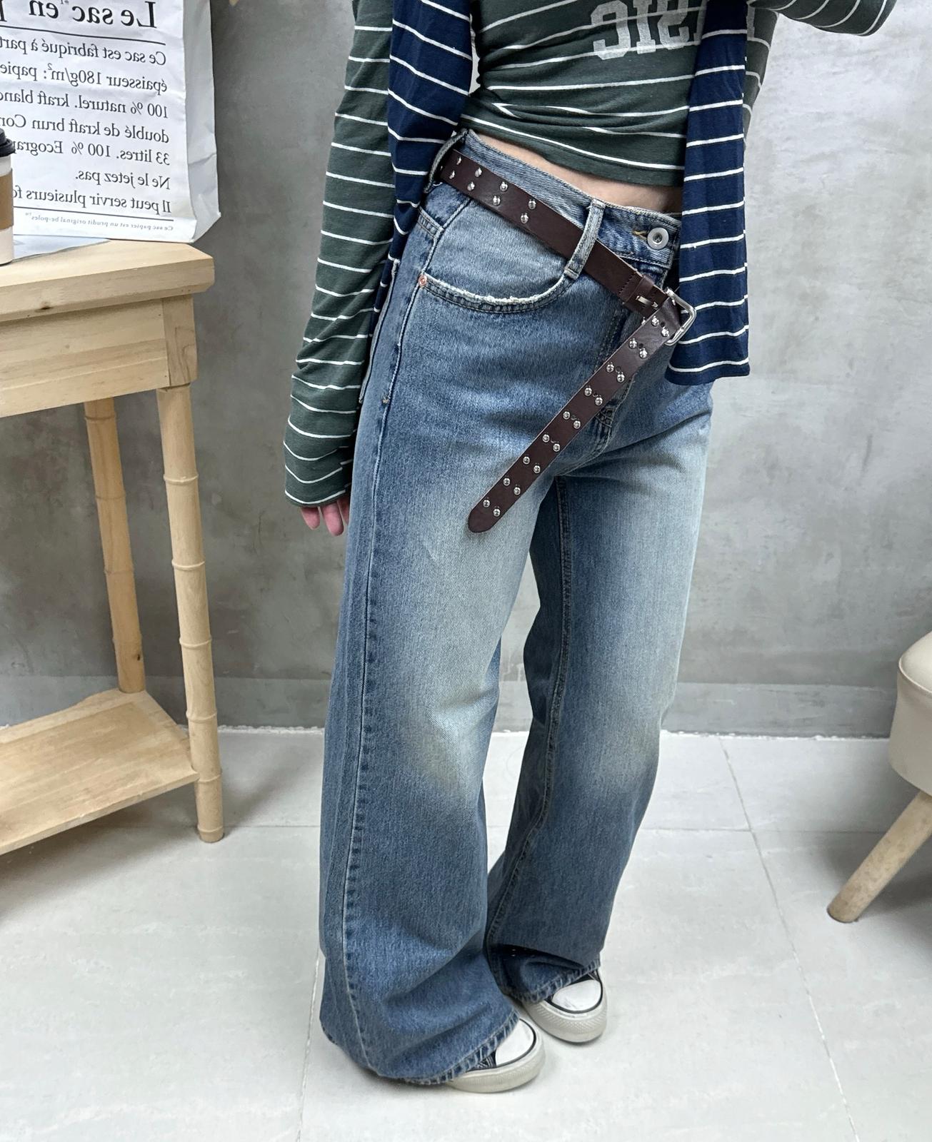 A11 洗水直腳牛仔褲
