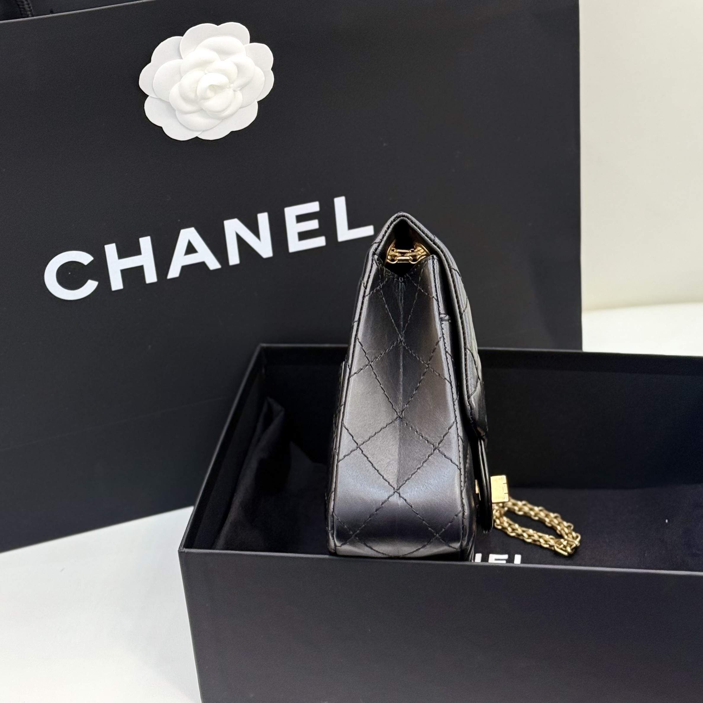 【預訂貨品】鐳射30開👜 Chanel黑金mini 手機包 
