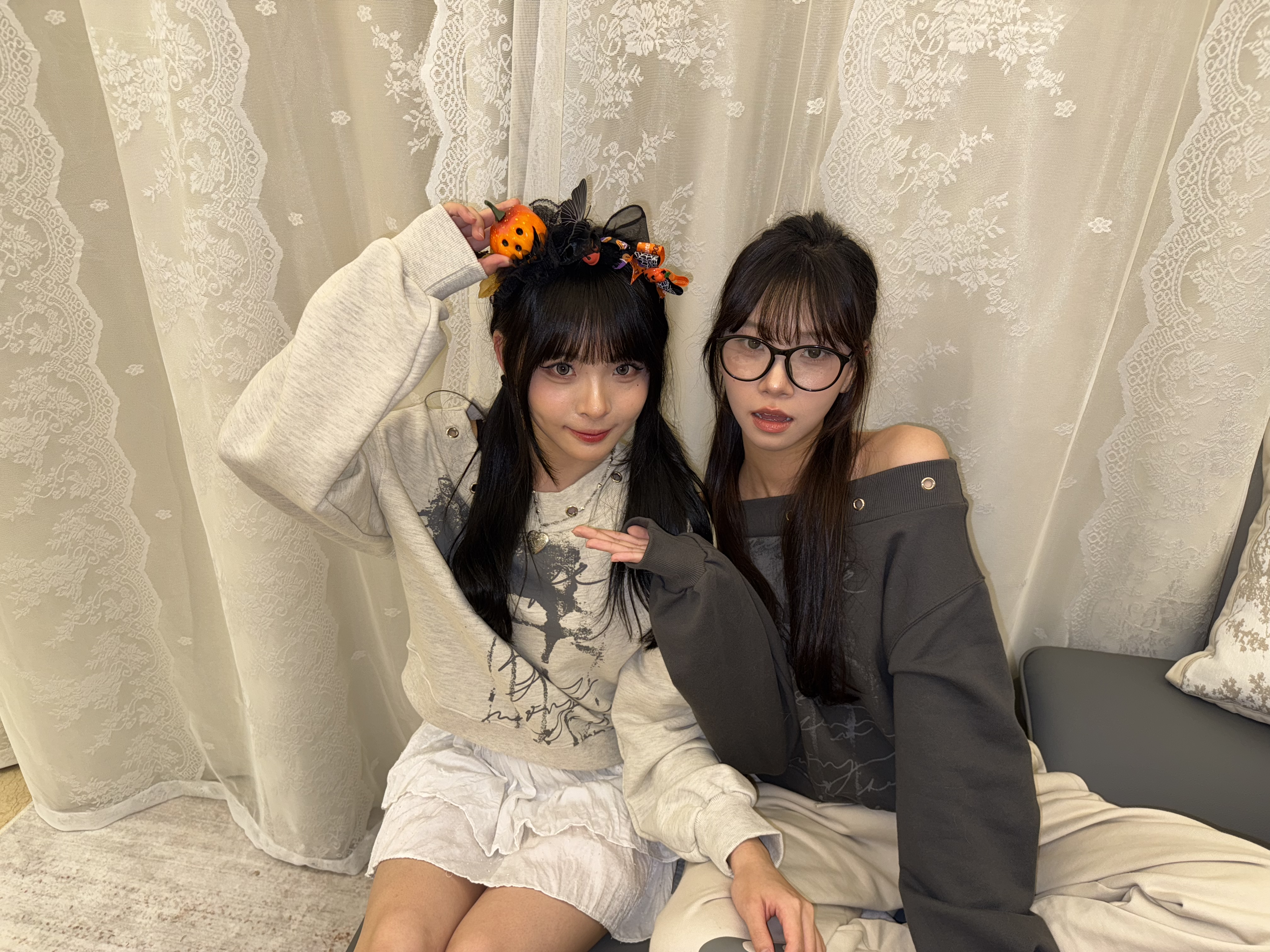 韓國Y2K洞洞塗鴉短Hoodie 