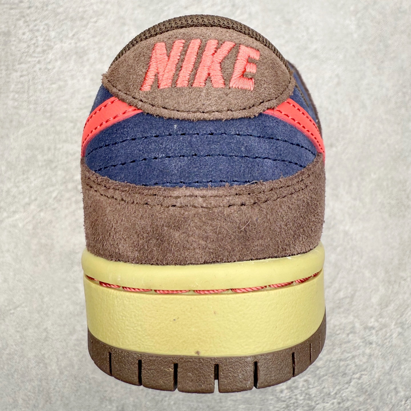 Nike SB Dunk Low HQ1625-200