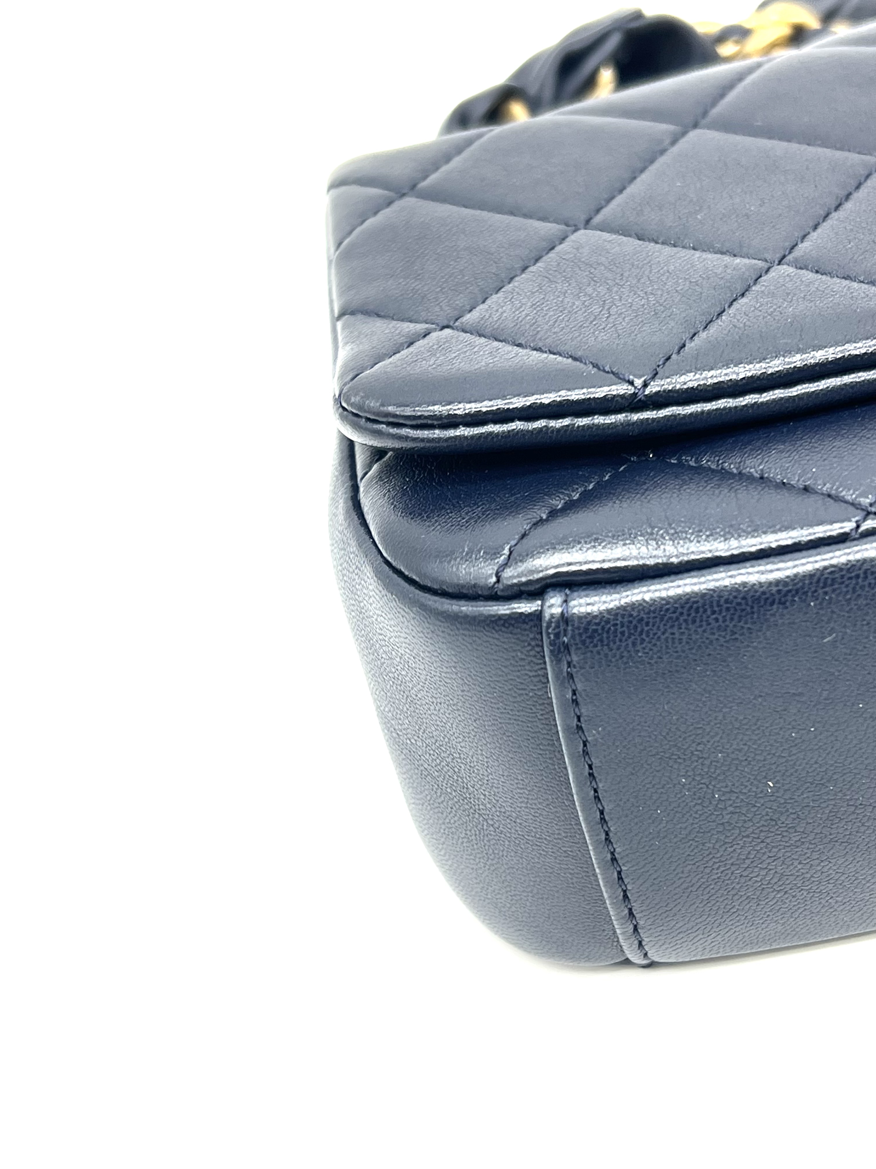 Pre-Owned CHANEL Lambskin Leather Timeless Top Handle Bag / Product Code: 26042212