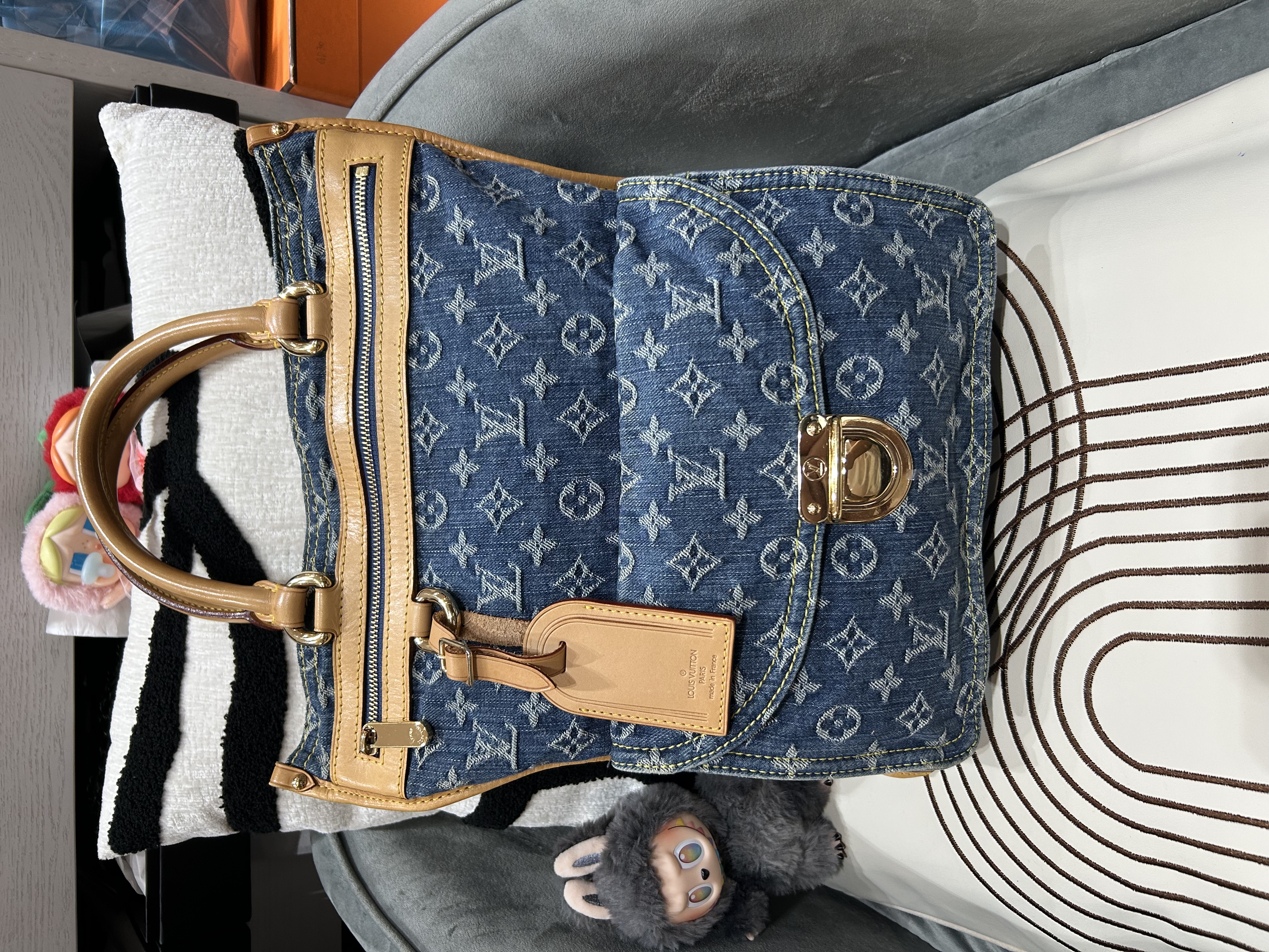 Lv Denim Monogram Flat Shopper 限量版牛仔 M95018 100%Authentic, 95%New ✅Dust bag
