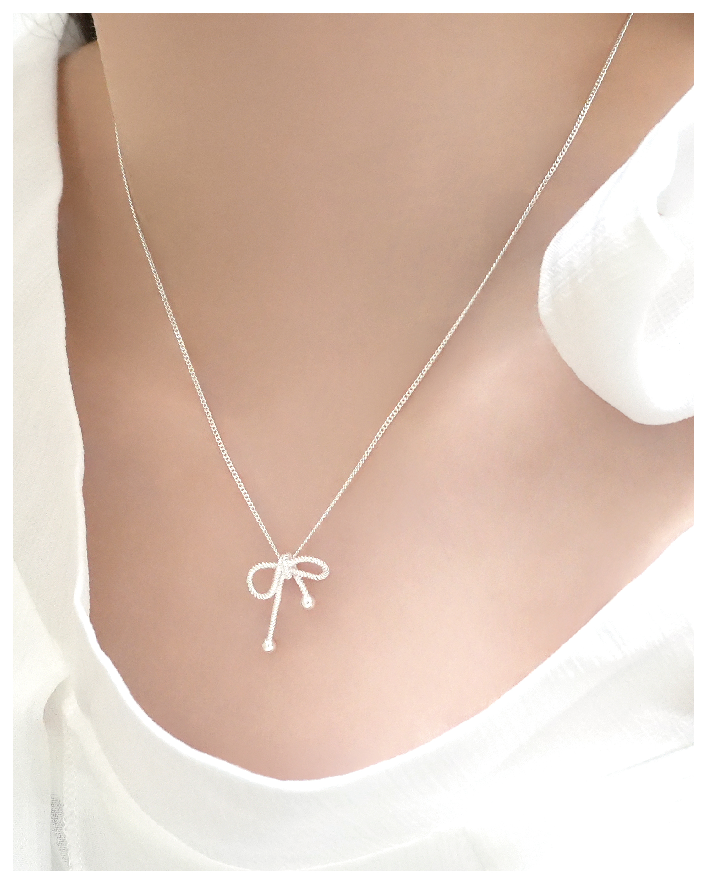 Intertwined Ribbon Necklace