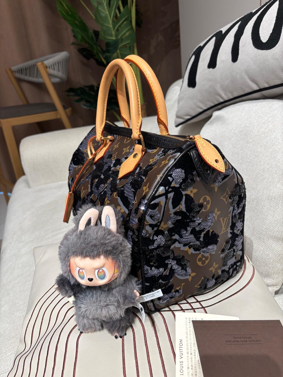 Lv speedy 30 Fleur De Jais Sequin 限量款 100%Authentic,98%new  ✅鎖，鎖匙✅塵袋