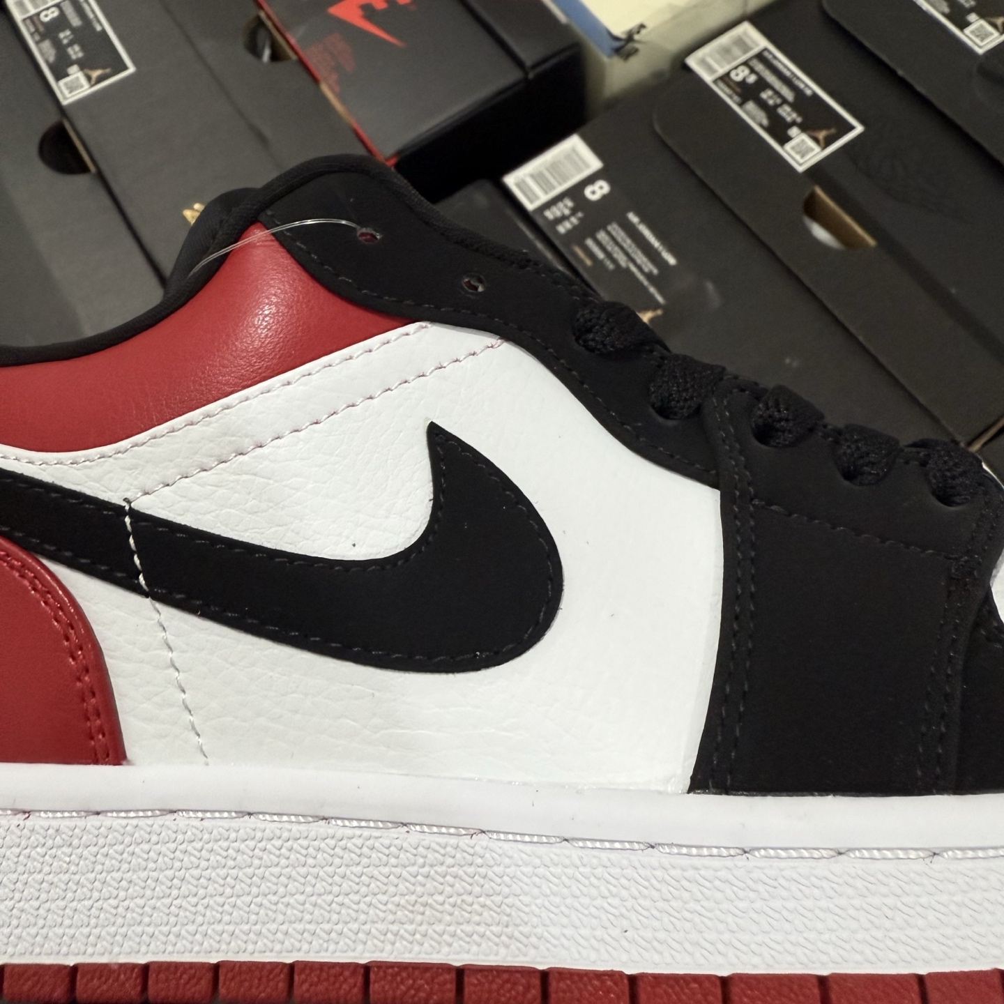 Nike Air Jordan 1 Low 'Black Toe' 553558-116