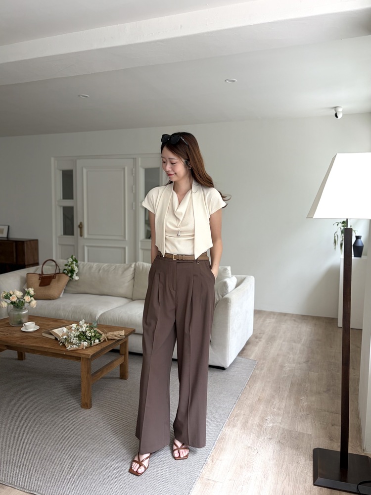 The Daily Tie Detail Top (Cream)