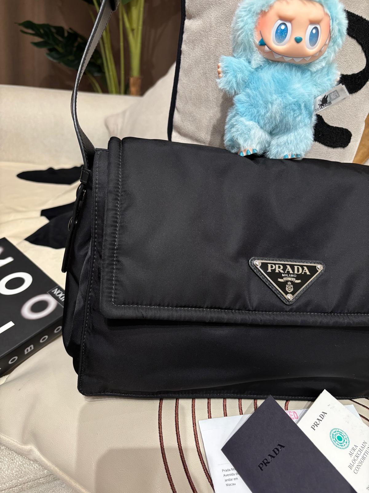 Prada Traveller Re-Nylon shoulder bag  100%Authentic, 98%new ✅certificate ✅dust bag 