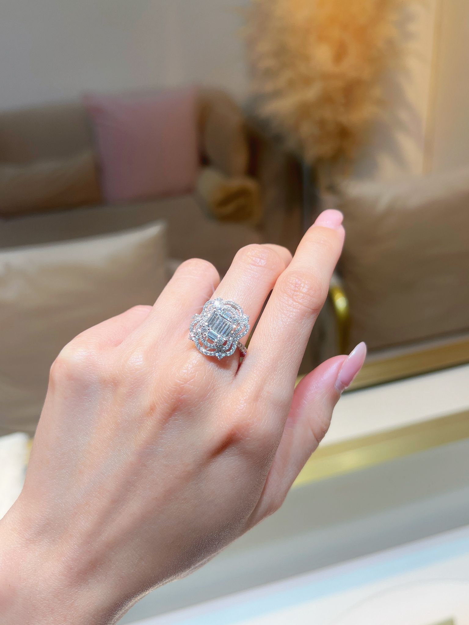 18K白金天然鑽石戒指