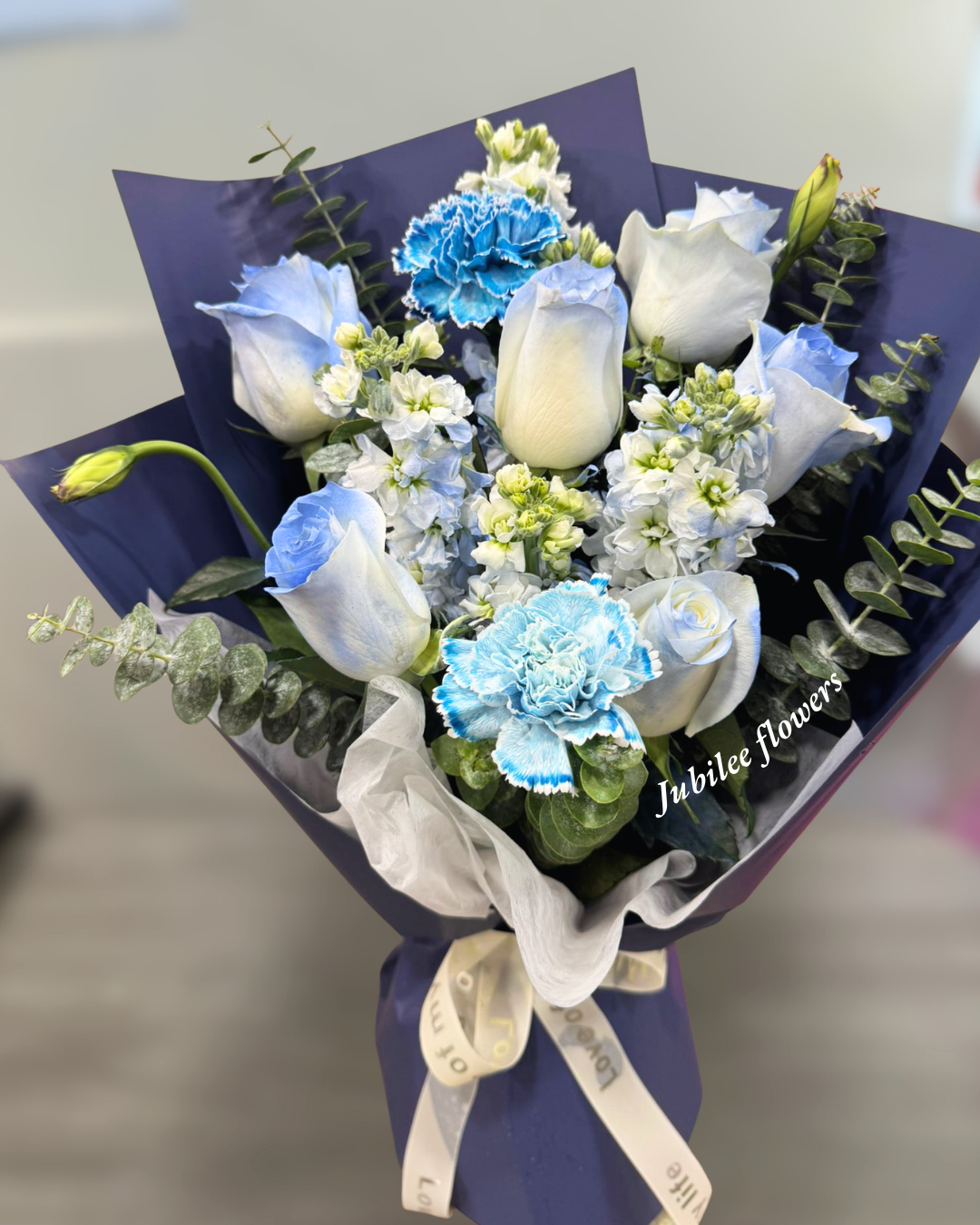 藍色驕傲玫瑰 × 康乃馨花束