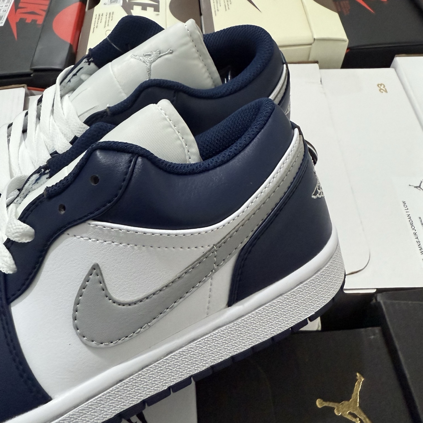 Nike Air Jordan 1 Low 553558-141