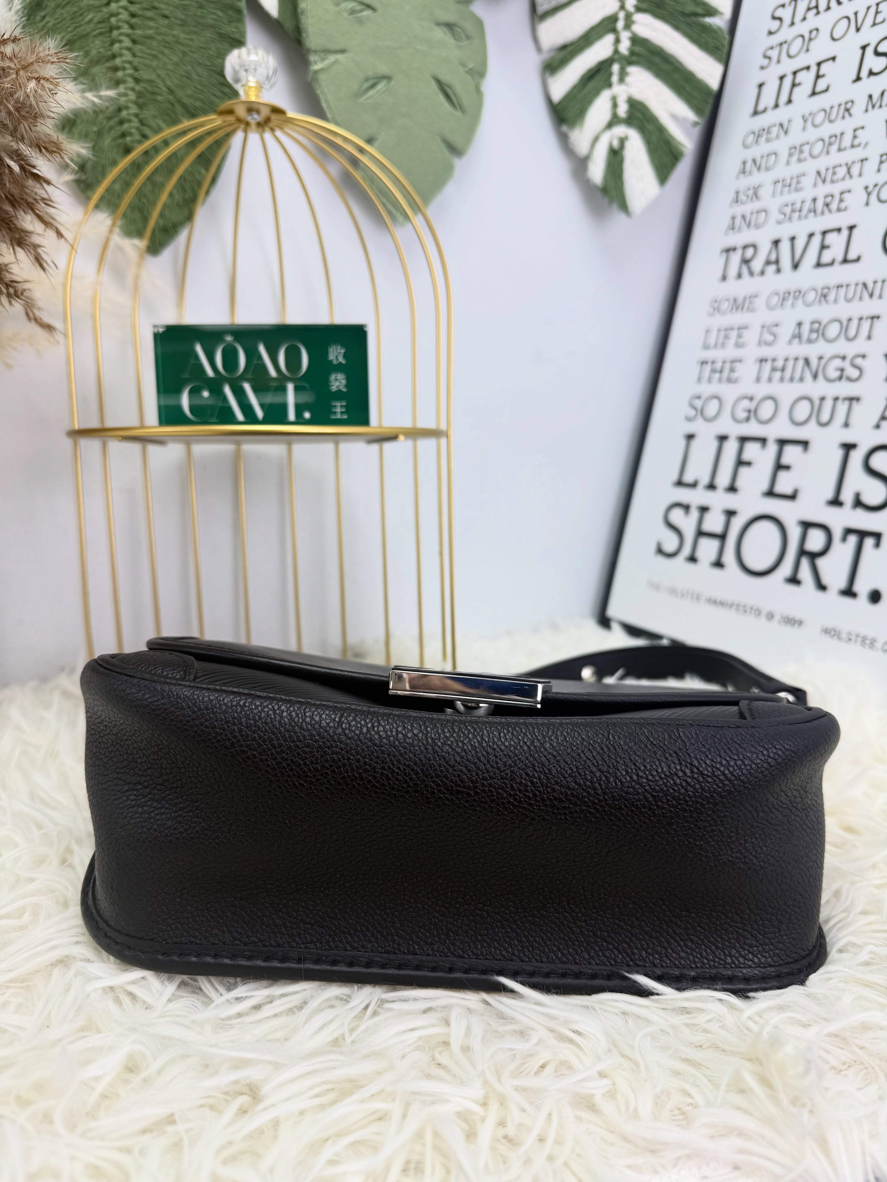 Lv👜 PRE OWNED 🛍️ 黑色 真皮水波纹法棍 🖤