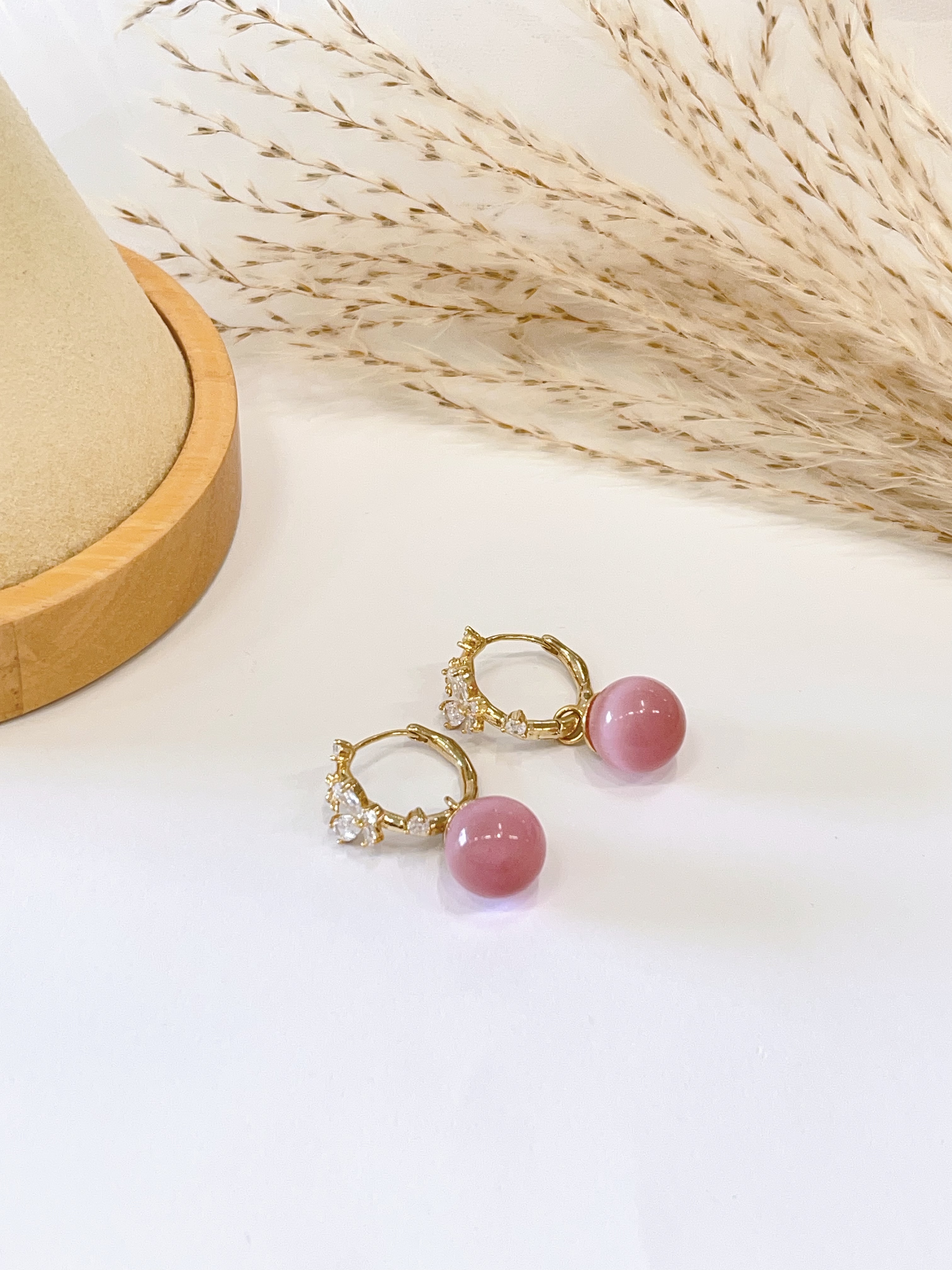 粉猫眼球蝴蝶锆石耳扣耳环